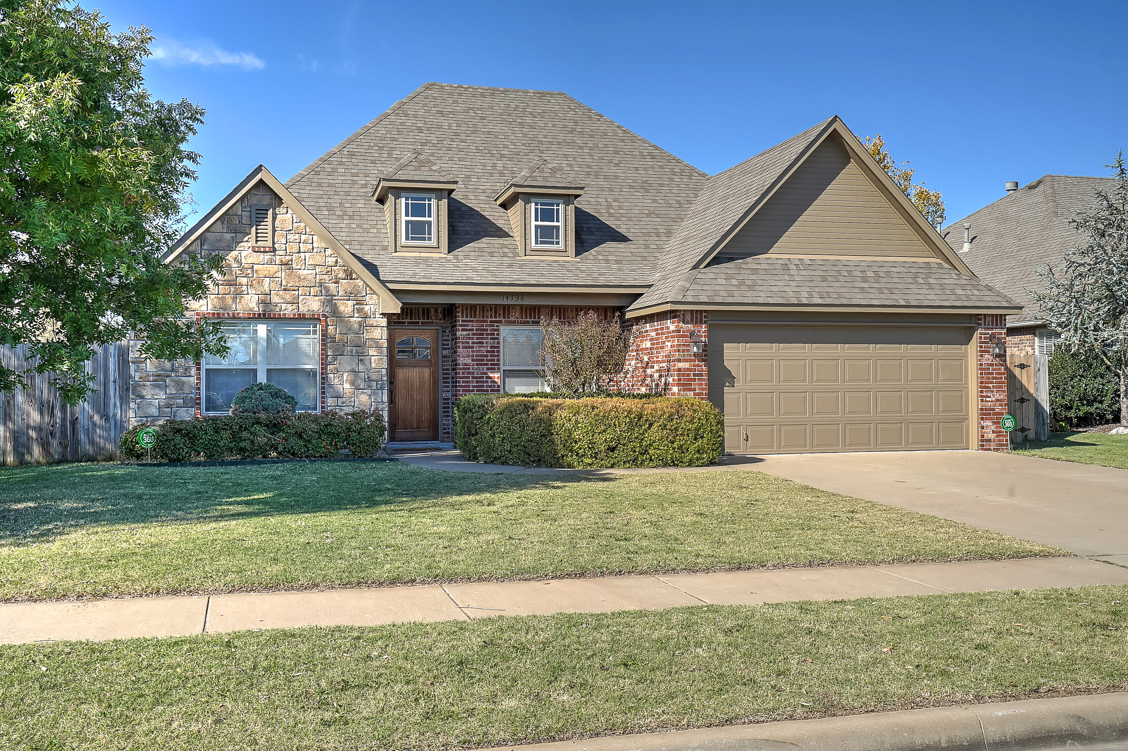 14738 Courtney Drive Property Photo 1