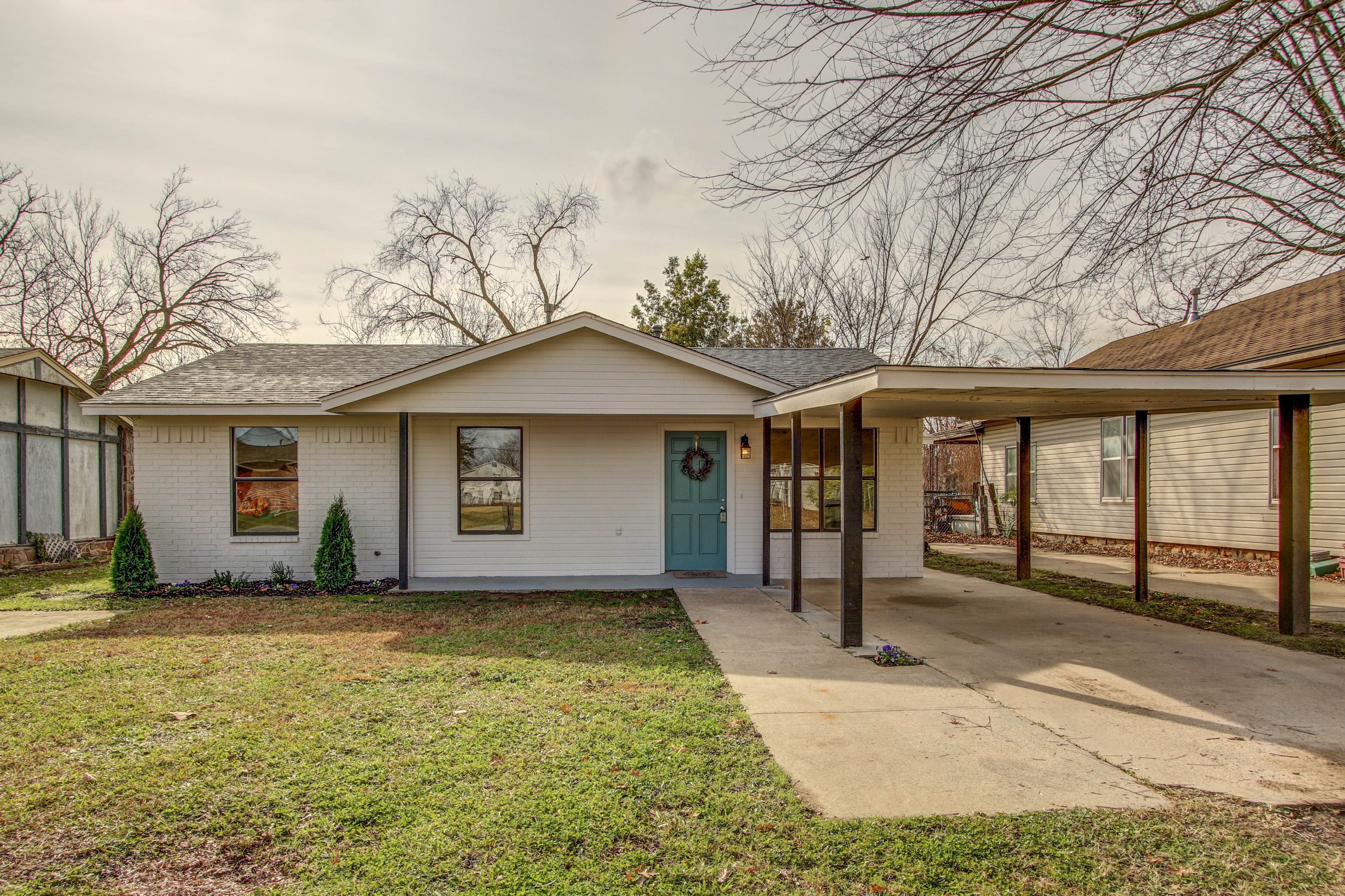 106 E Jackson Avenue Property Photo