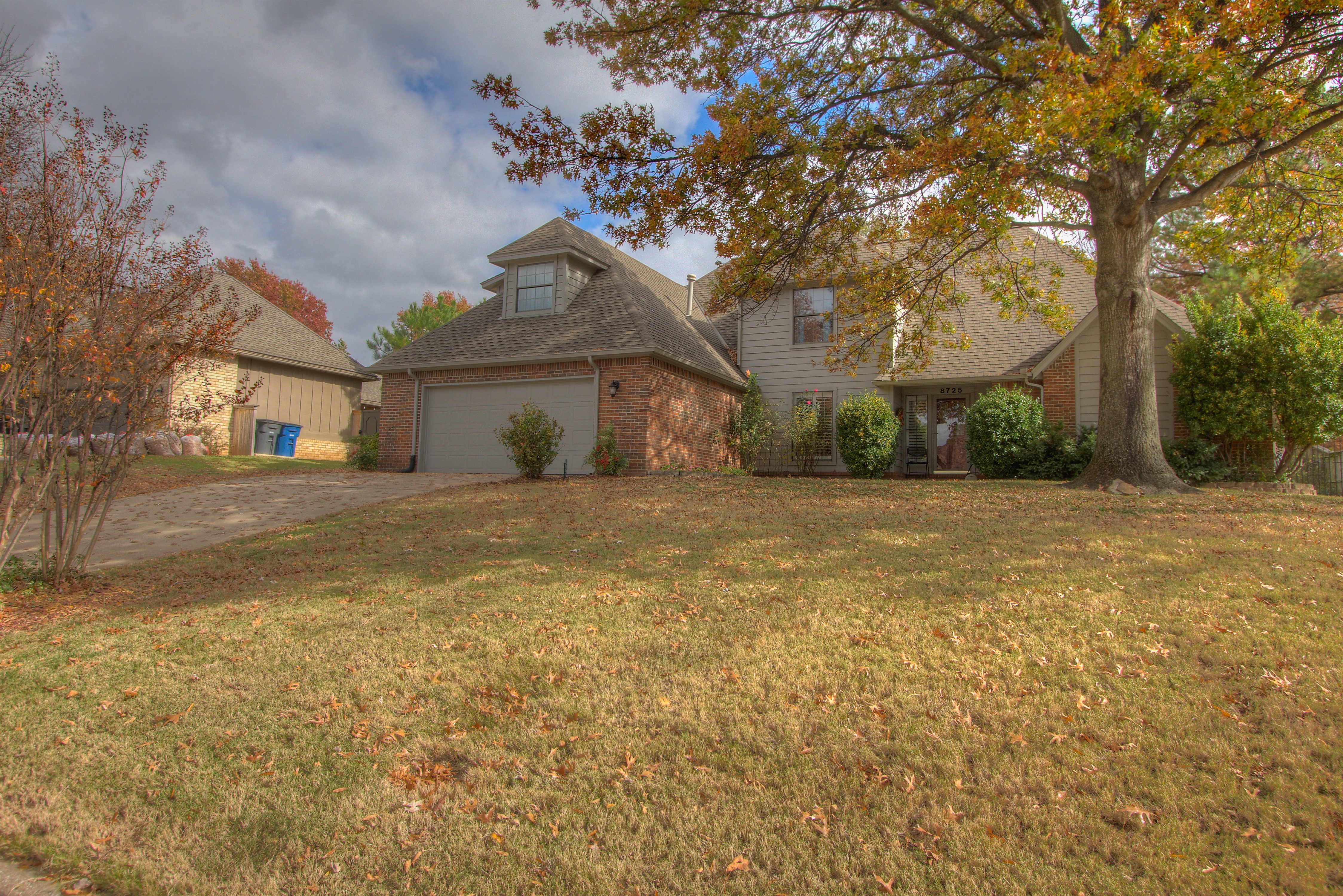 8725 S College Avenue Property Photo 1