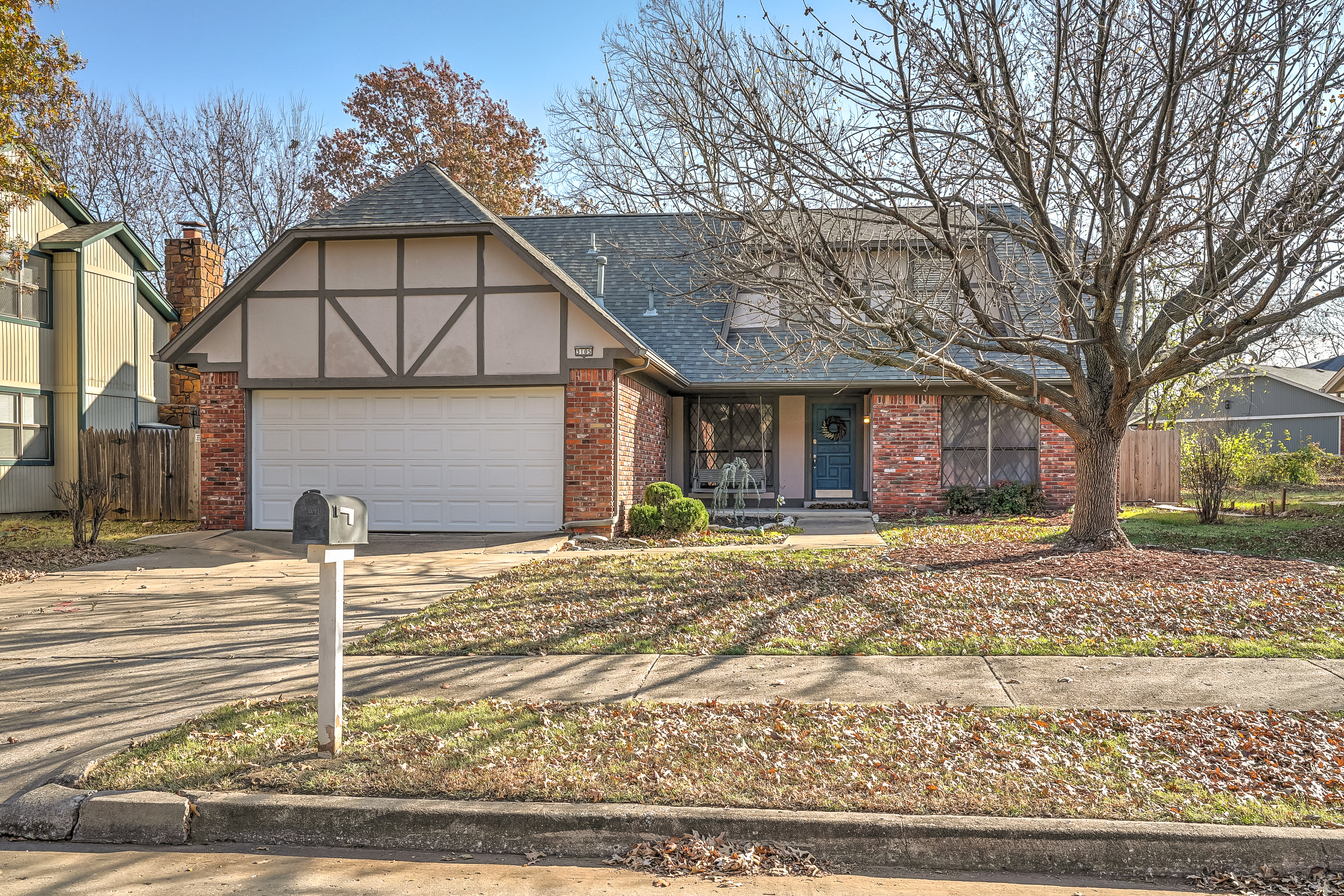 3105 S Chestnut Avenue Property Photo 1