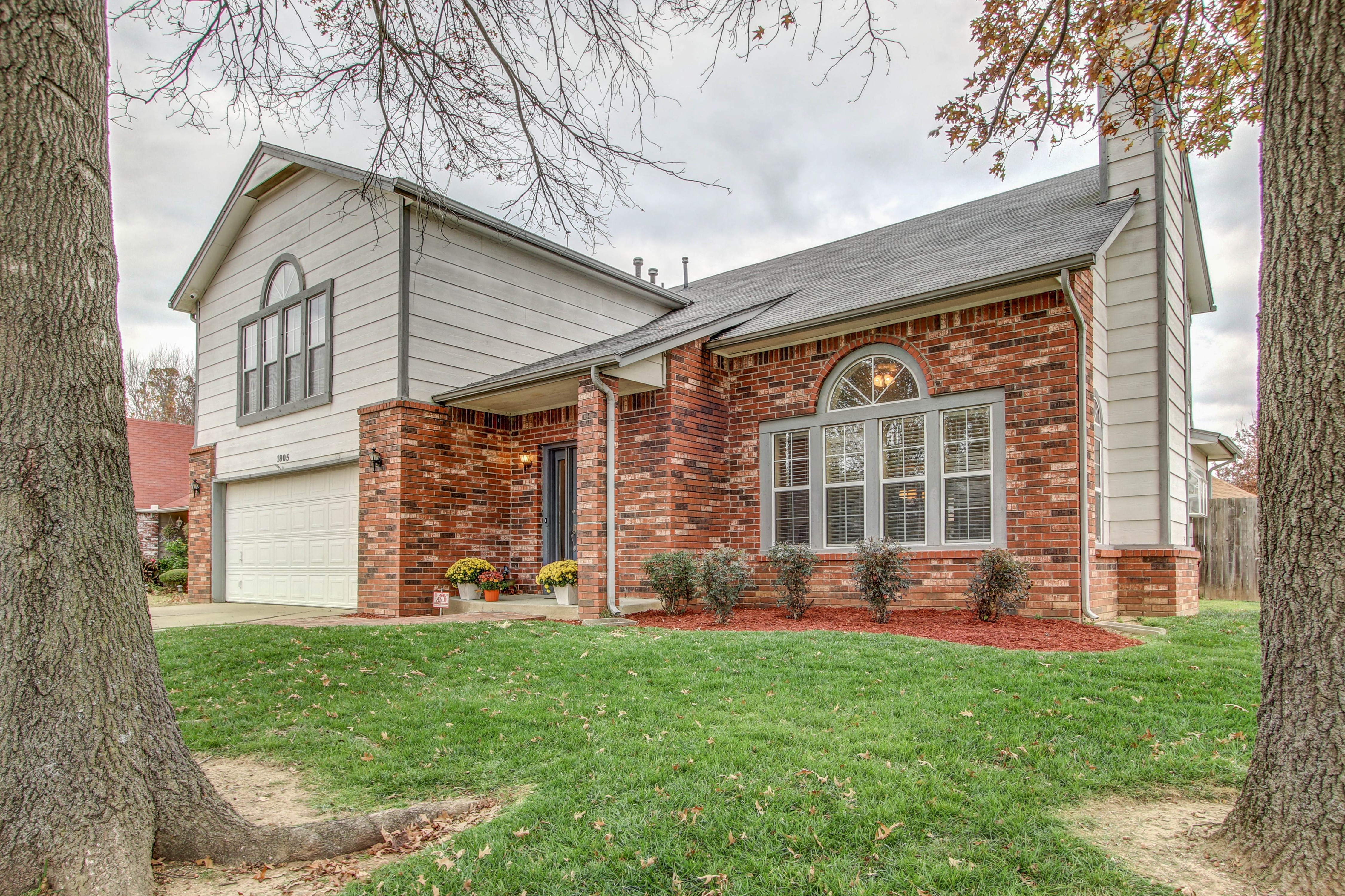 1805 S Gardenia Avenue Property Photo 1