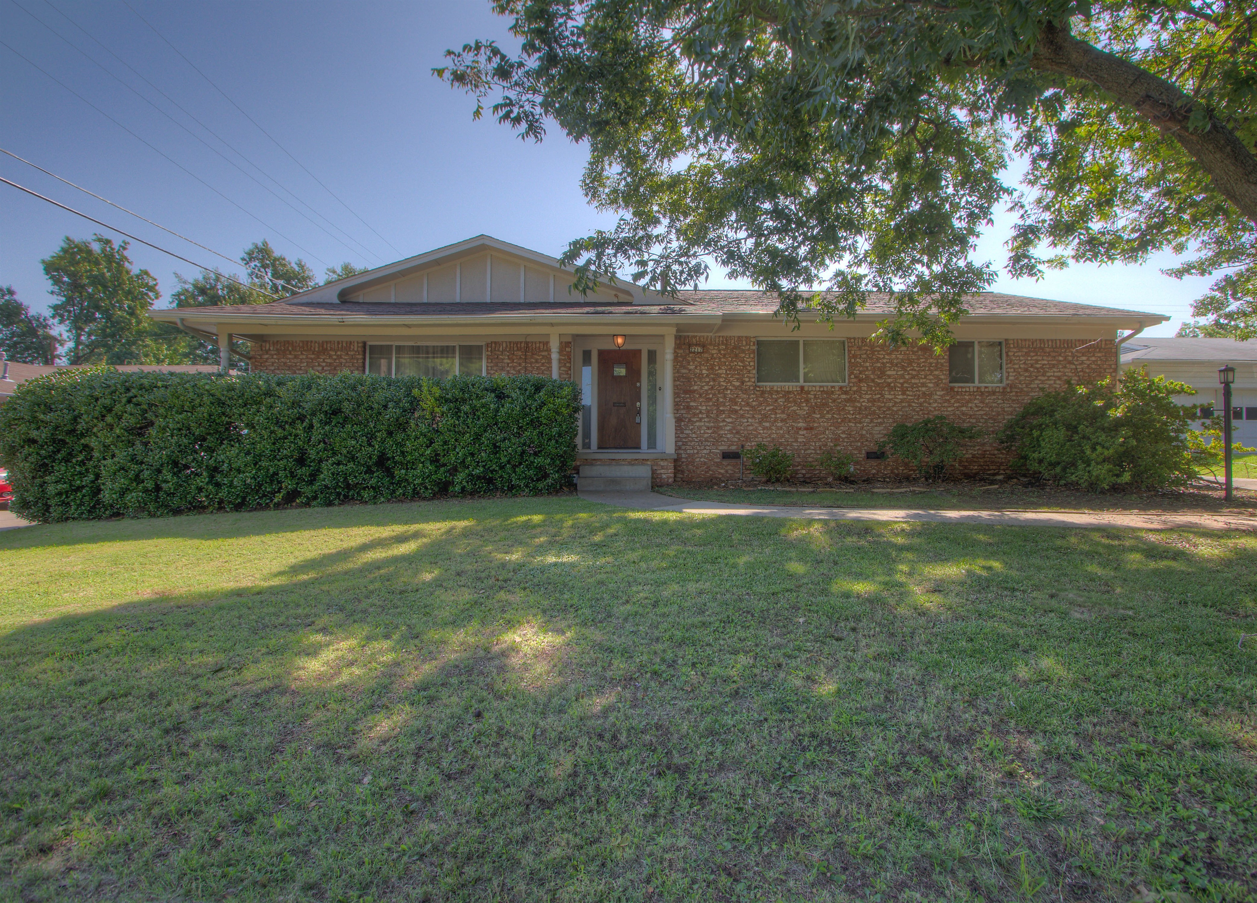 2217 S Darlington Avenue Property Photo 1