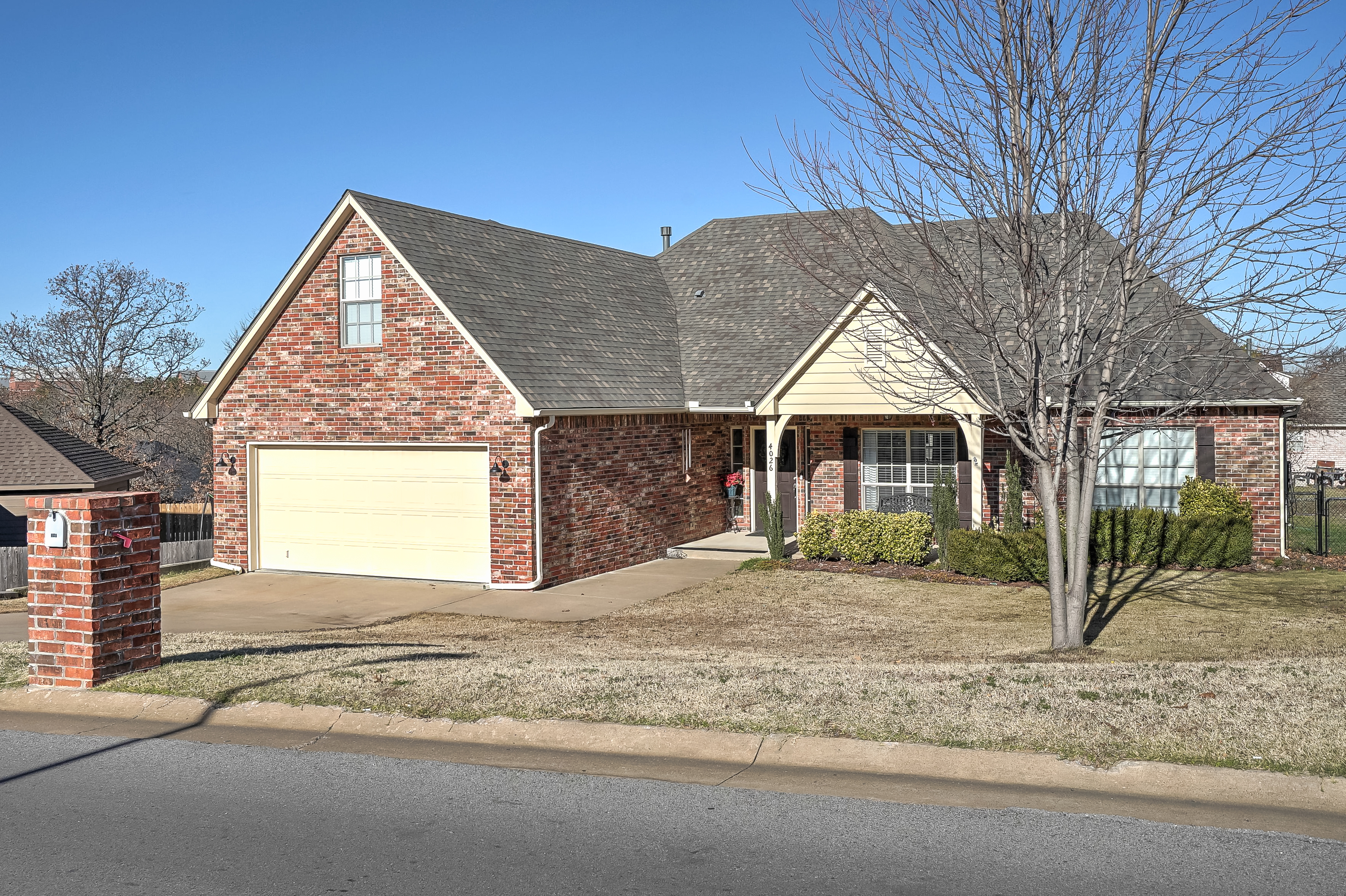 4026 S Rolling Oaks Drive Property Photo 1