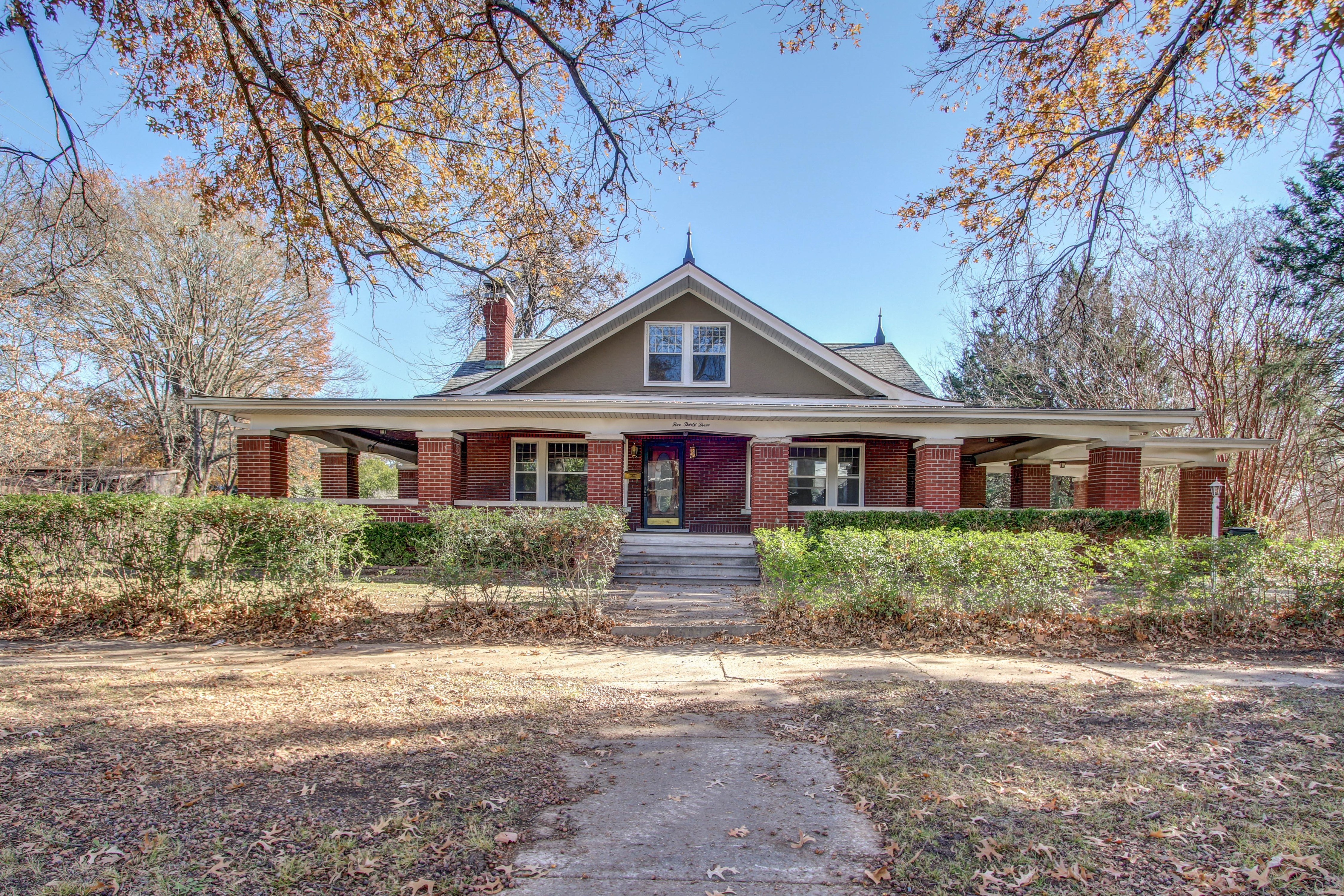 533 N Seminole Avenue Property Photo 1