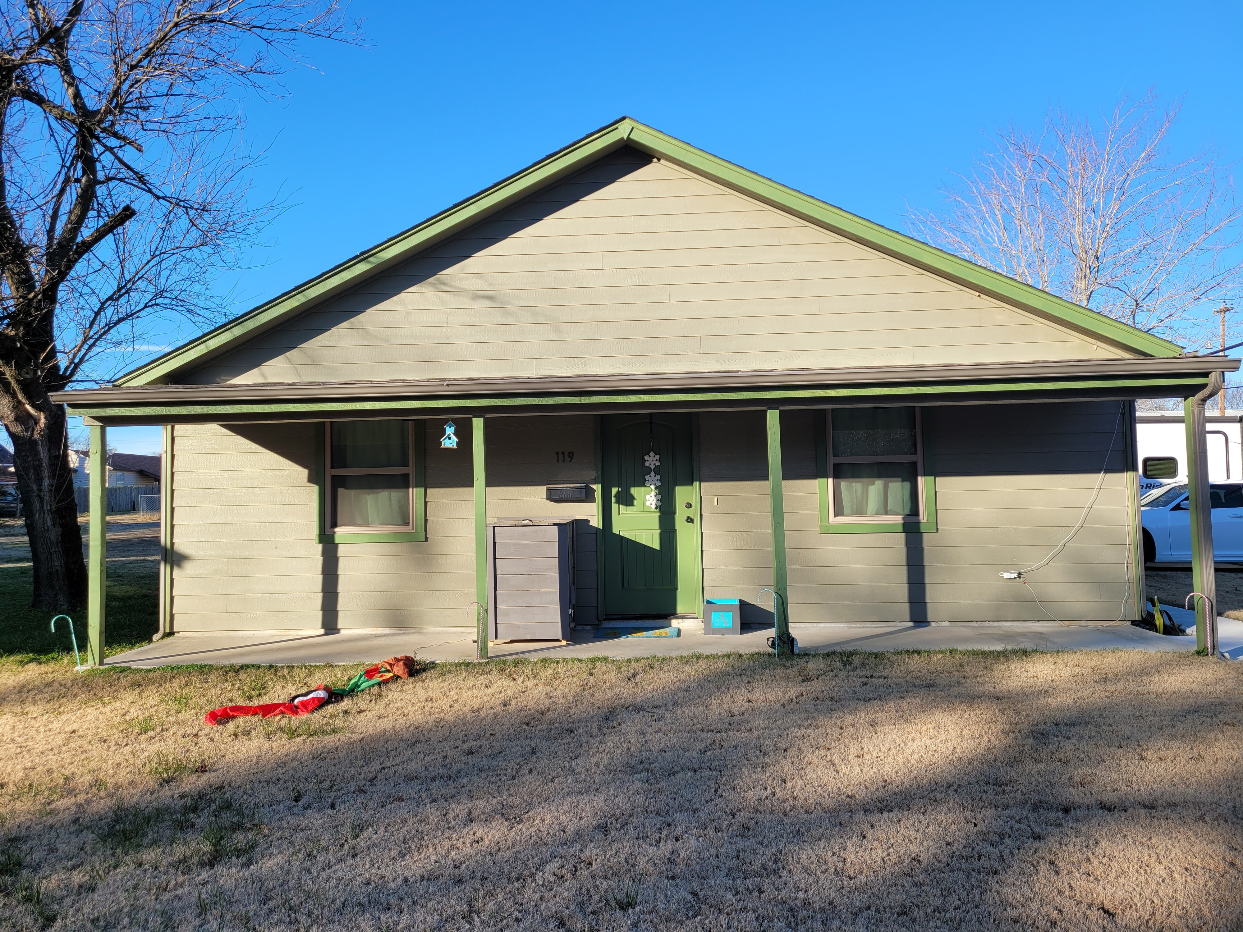 119 E 5th Street Property Photo 1