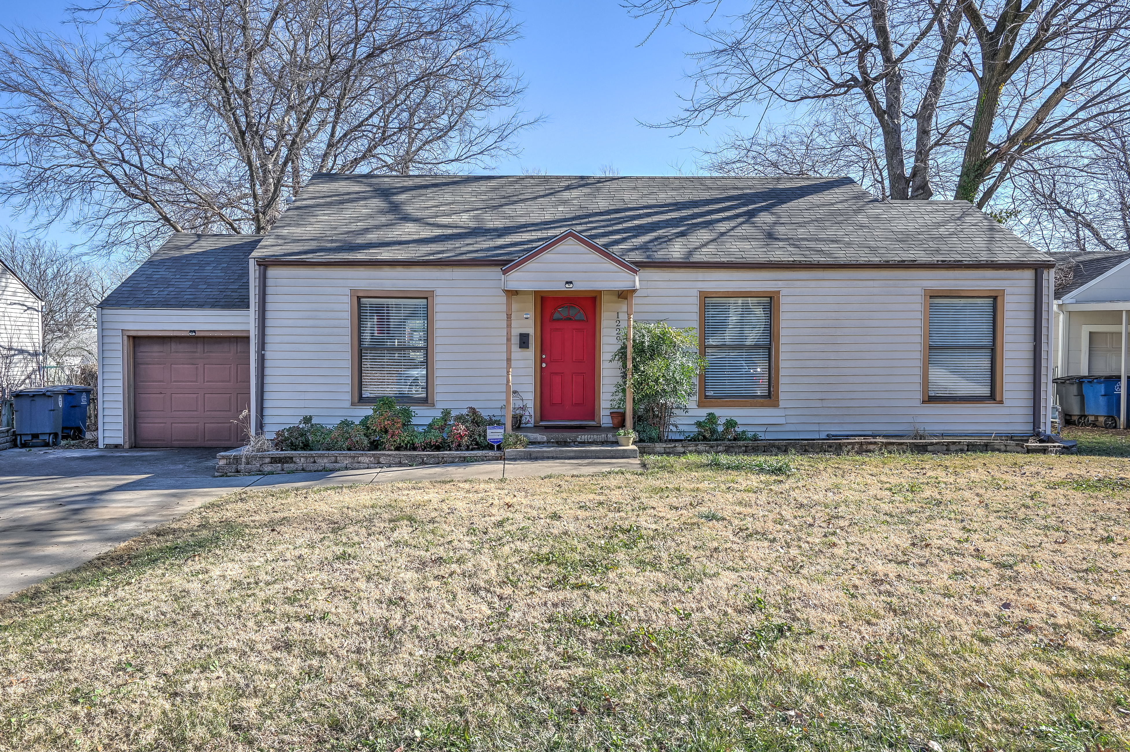 1229 S Erie Avenue Property Photo