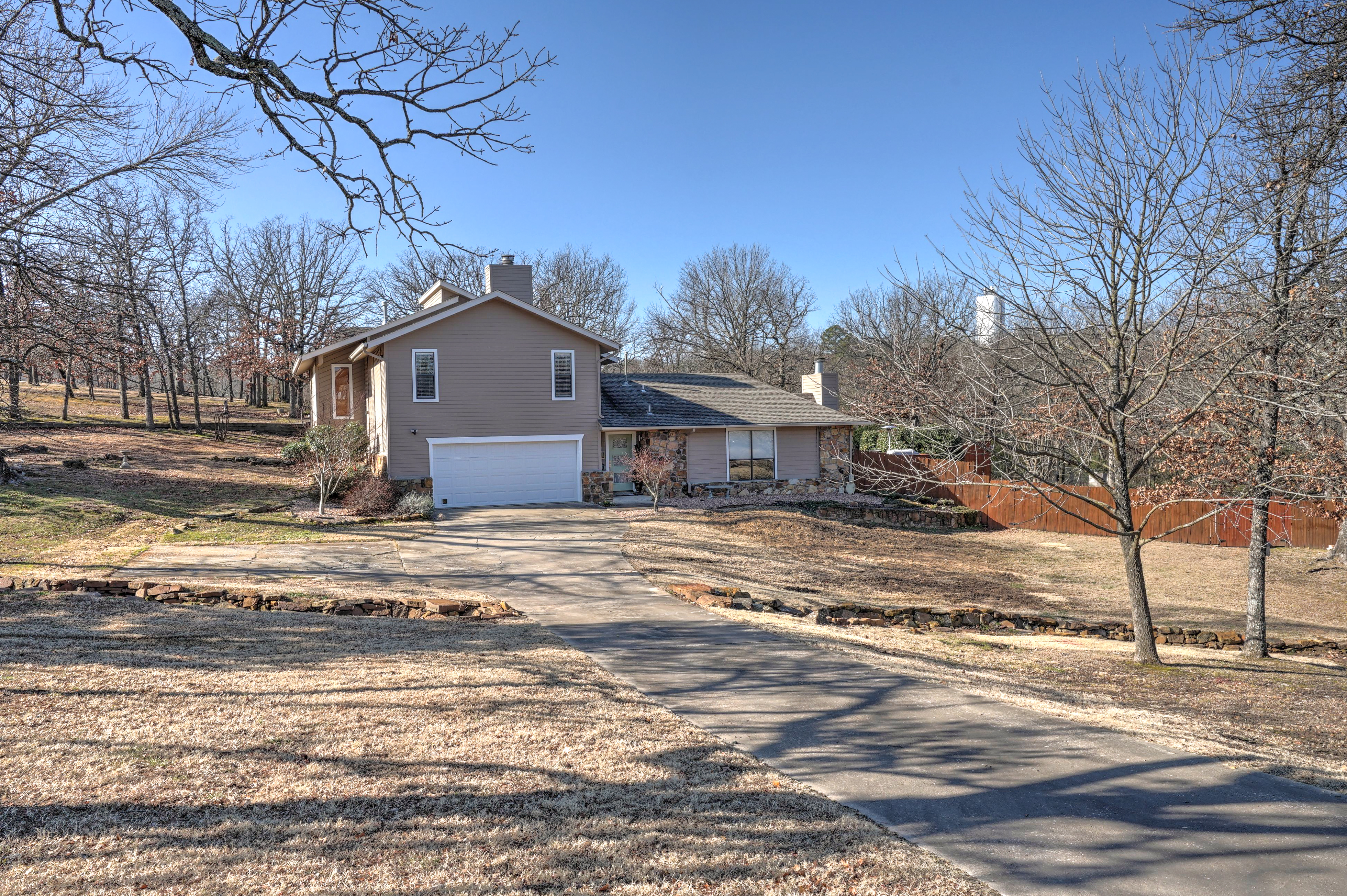 4461 Colonial Drive Property Photo