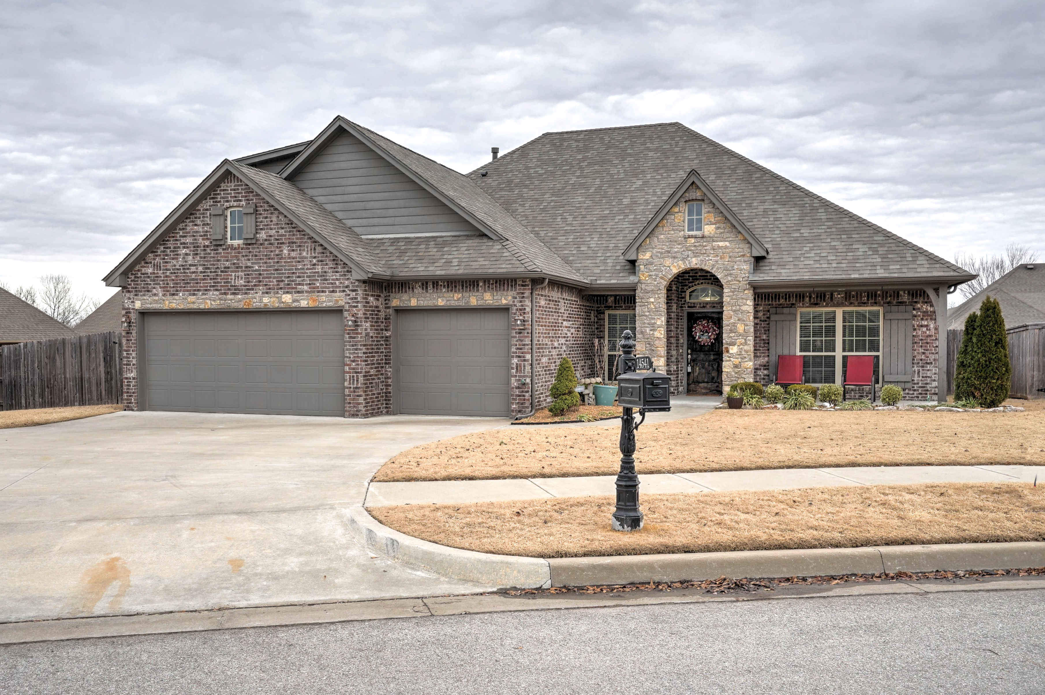 14541 Courtney Drive Property Photo 1