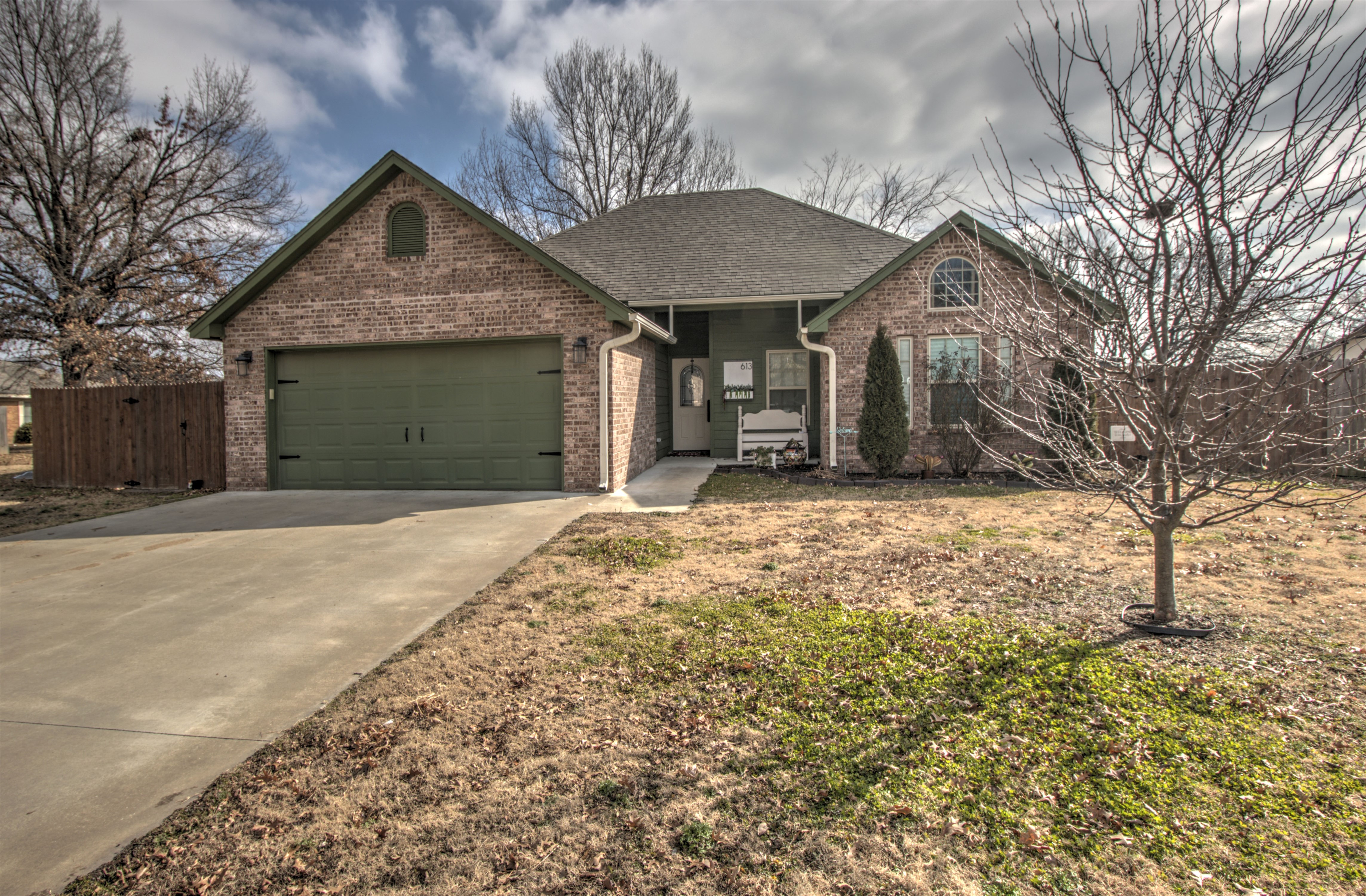 613 Willow Court Property Photo