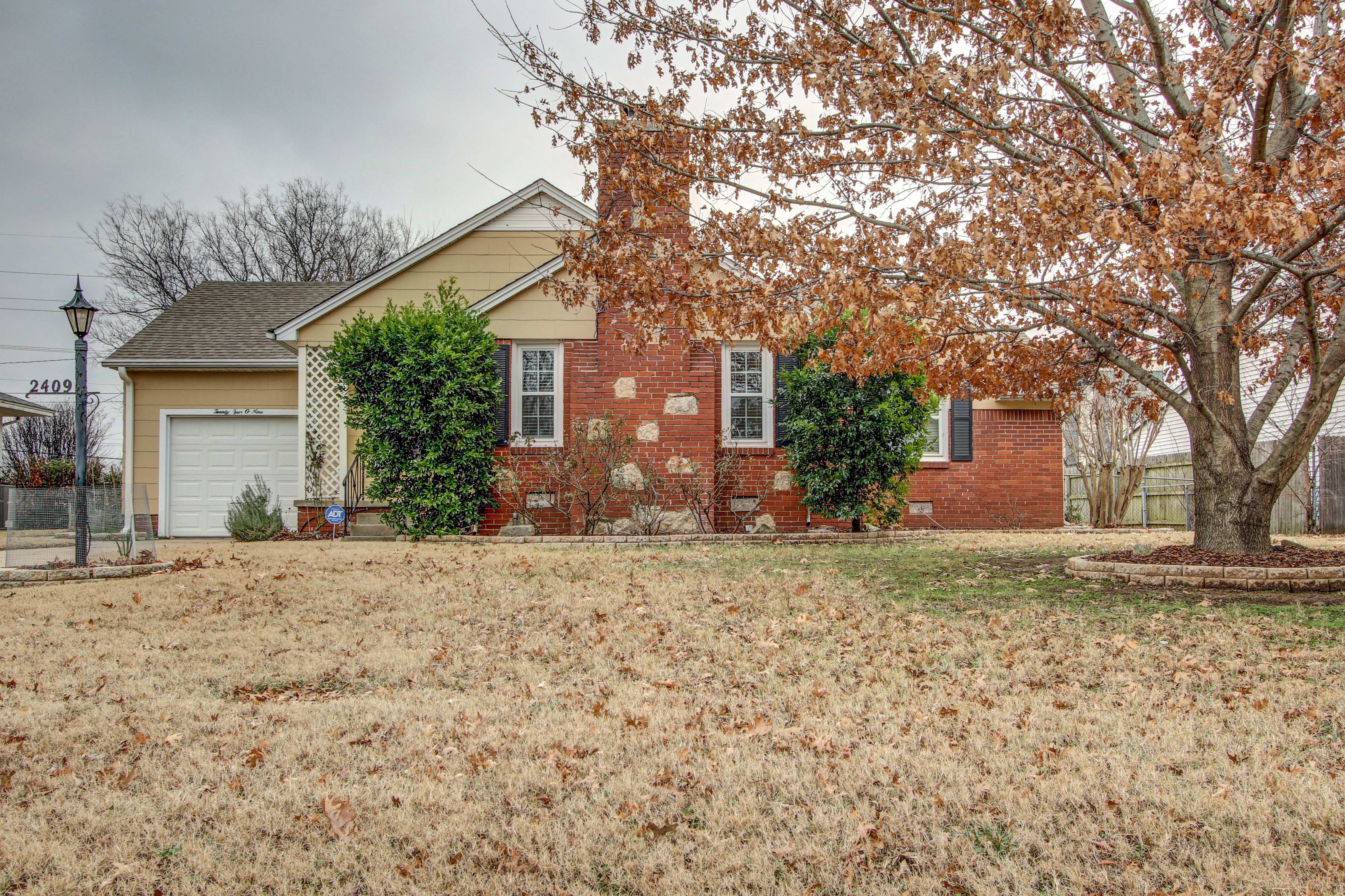 2409 S Gary Place Property Photo 1