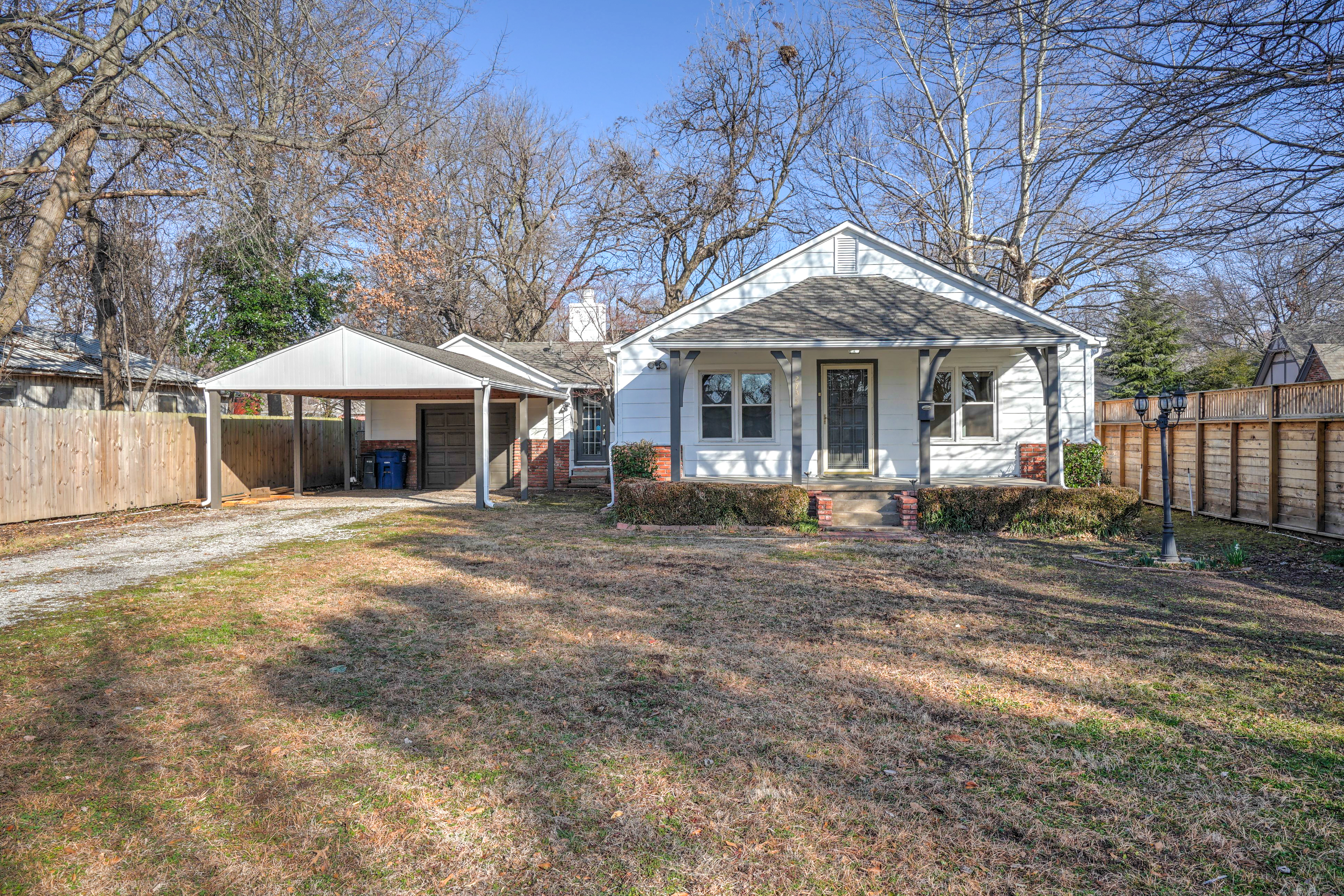2735 E 55th Place Property Photo 1