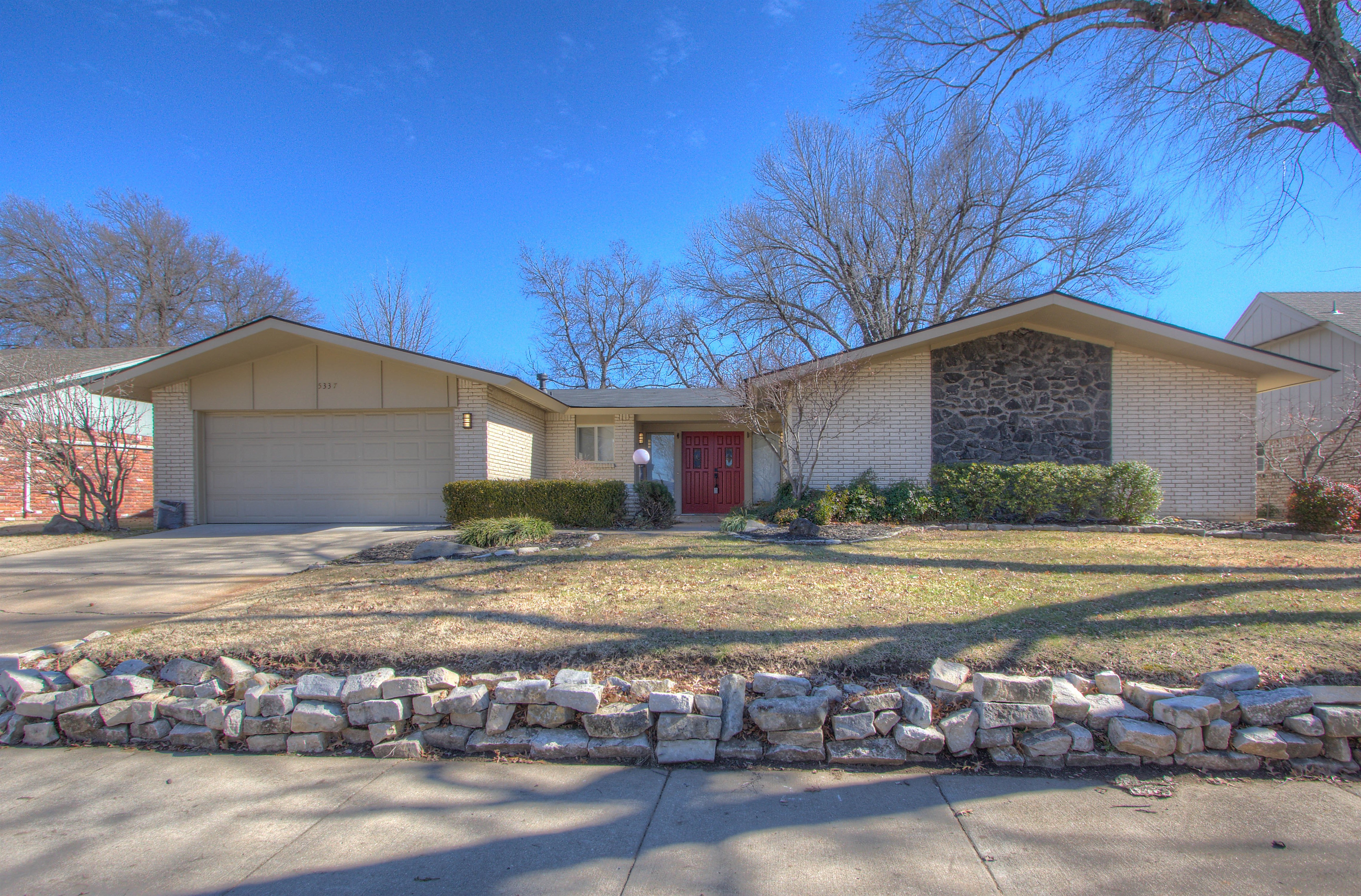 5337 S 70th Place Property Photo 1