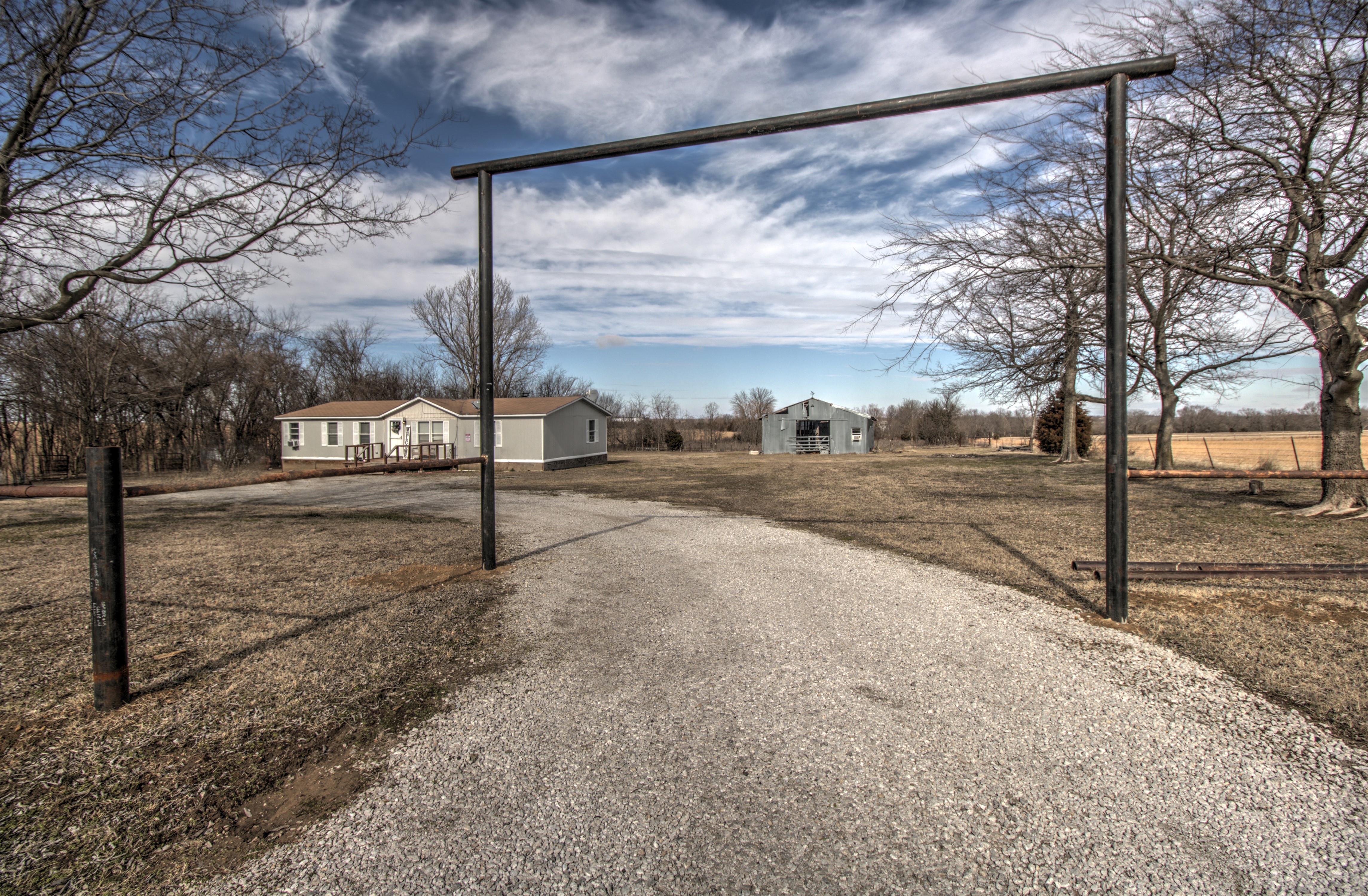 5301 E 420 Road Property Photo 1