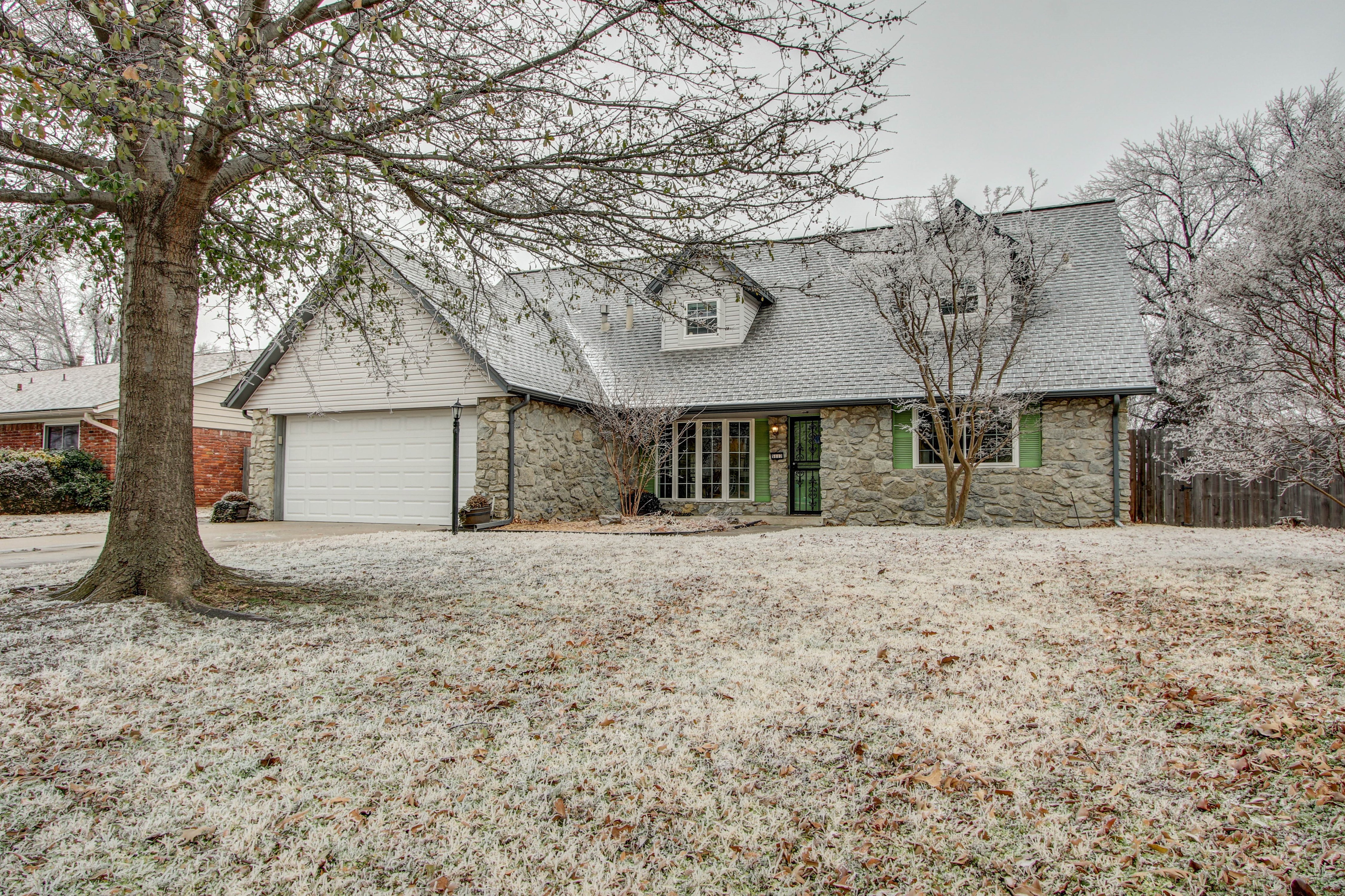 5117 S Lakewood Avenue Property Photo 1