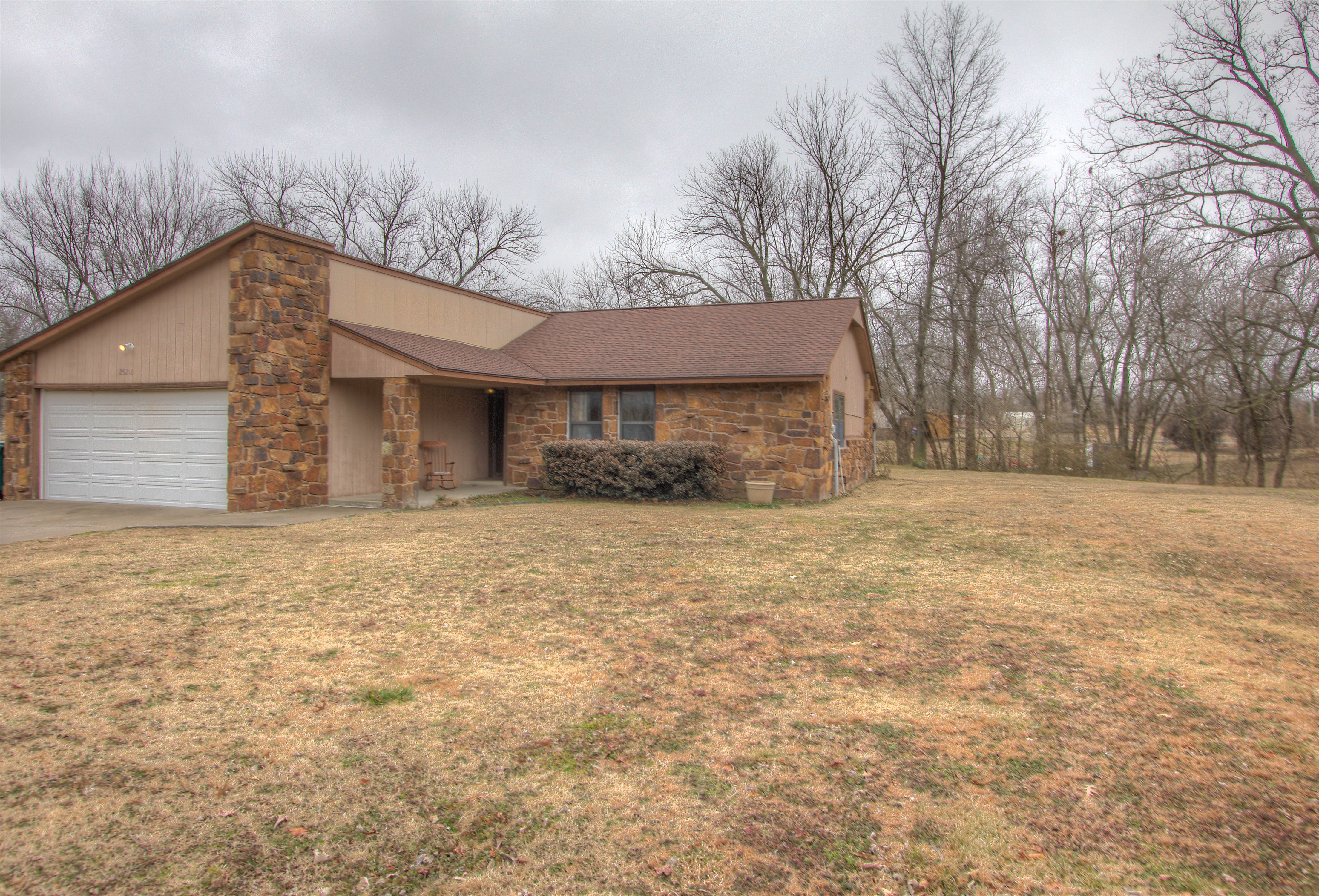 25216 Hickory Circle Property Photo 1