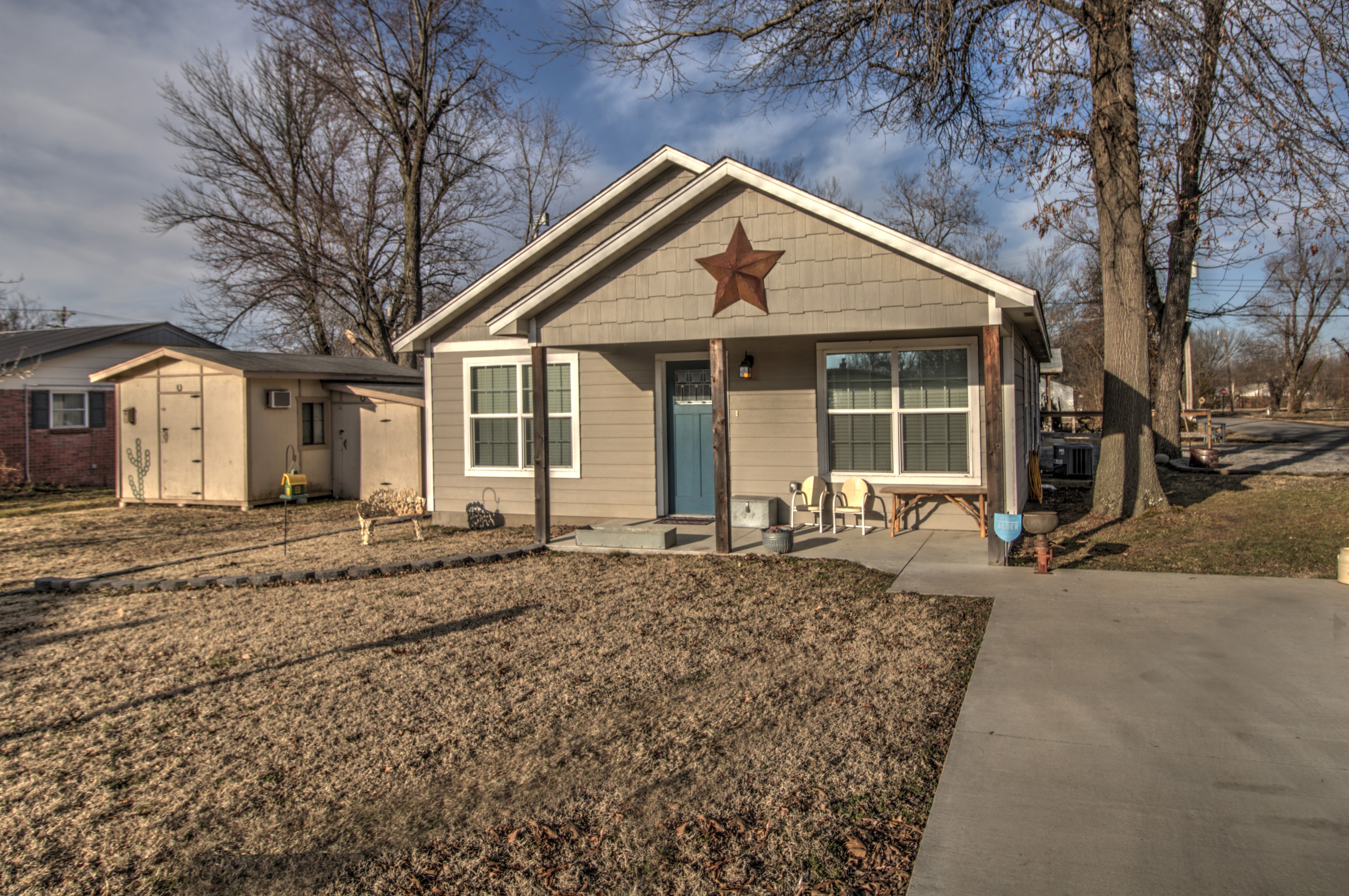 50 S Oak Street Property Photo 1