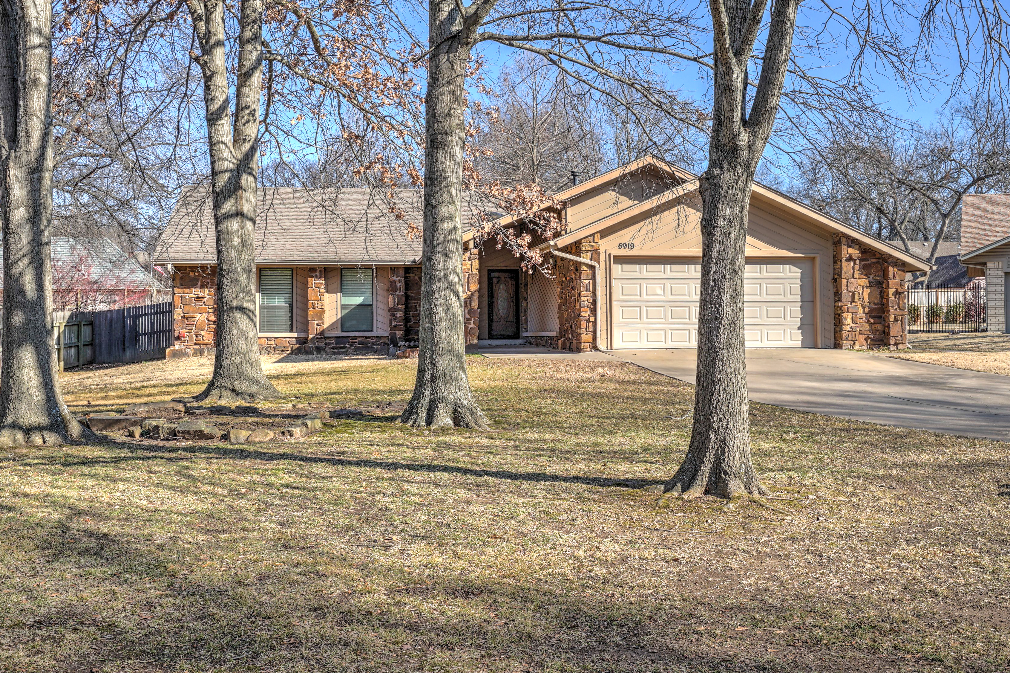 5919 E 80th Street Property Photo 1