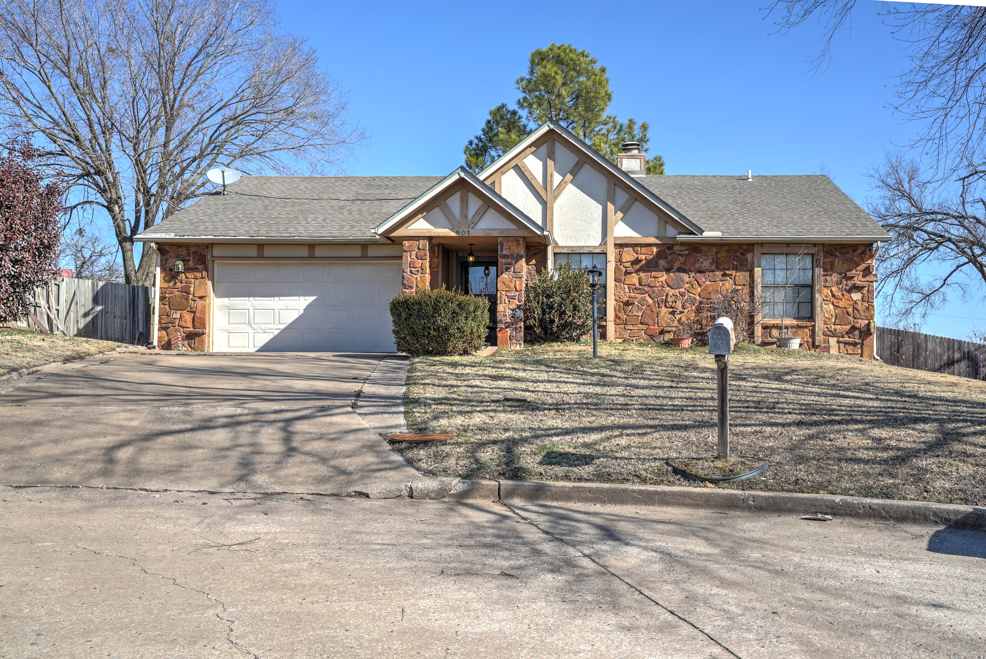 801 Regency Lane Property Photo 1