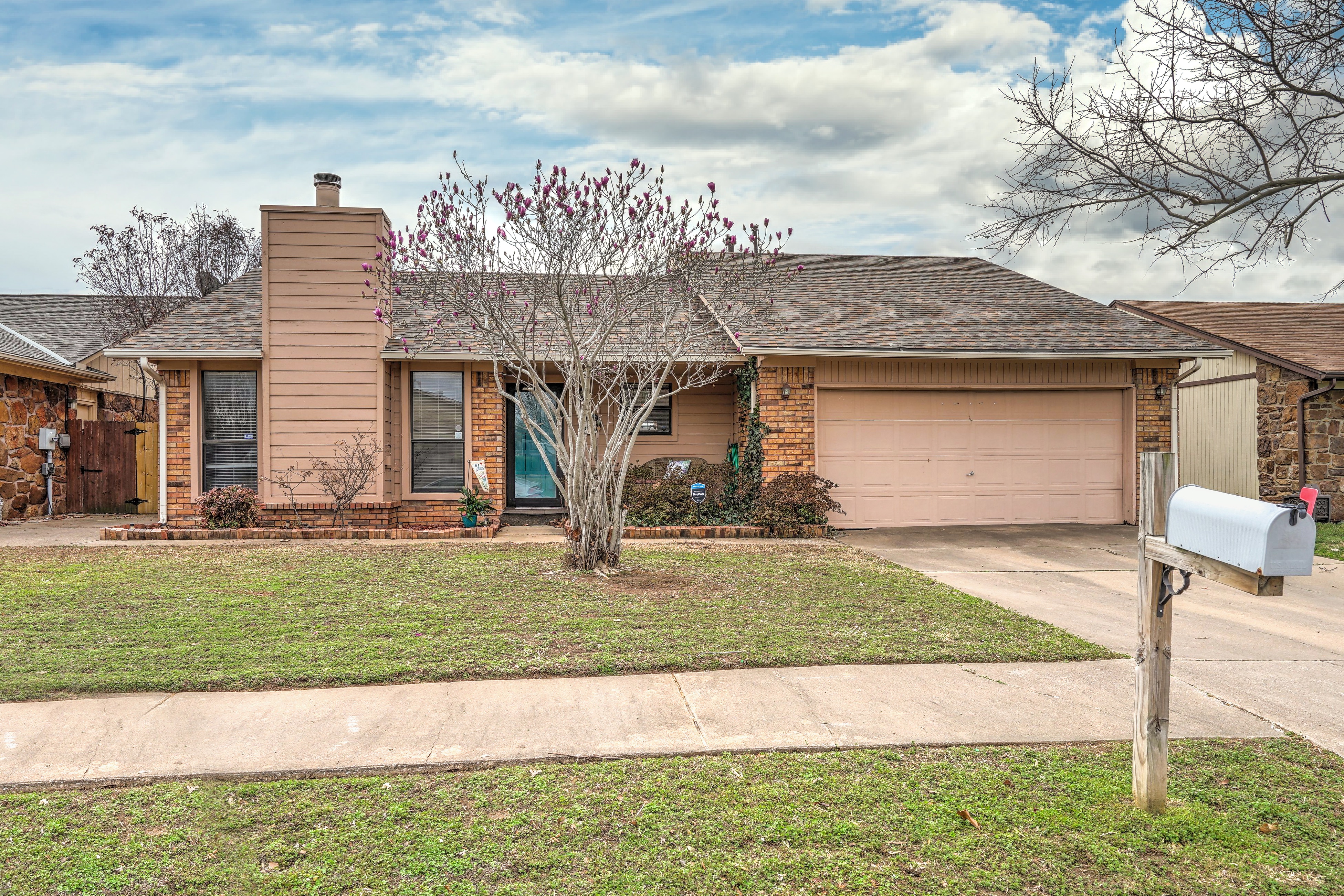 12218 E 28th Street Property Photo 1
