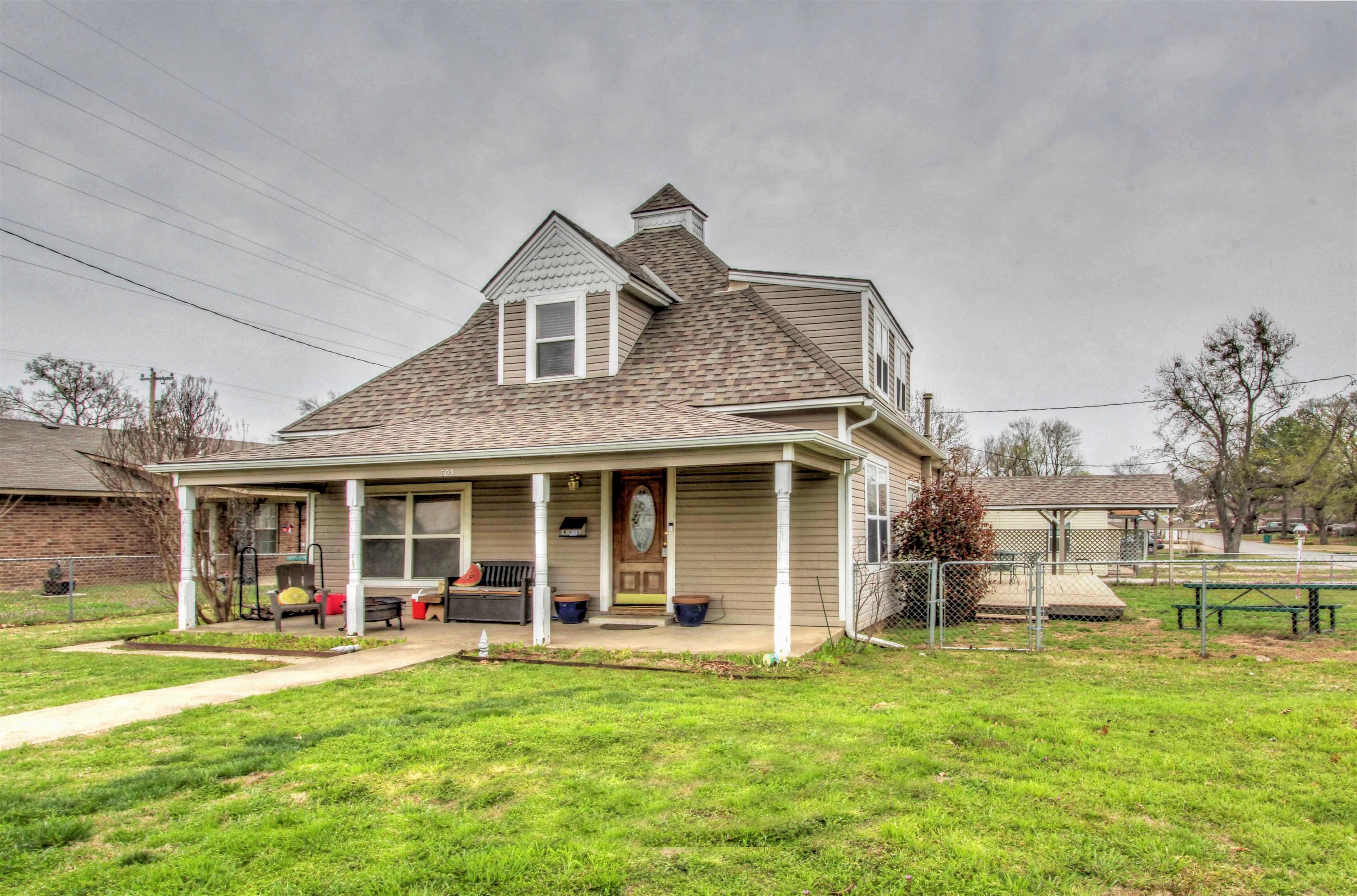 303 N Adams Street Property Photo 1