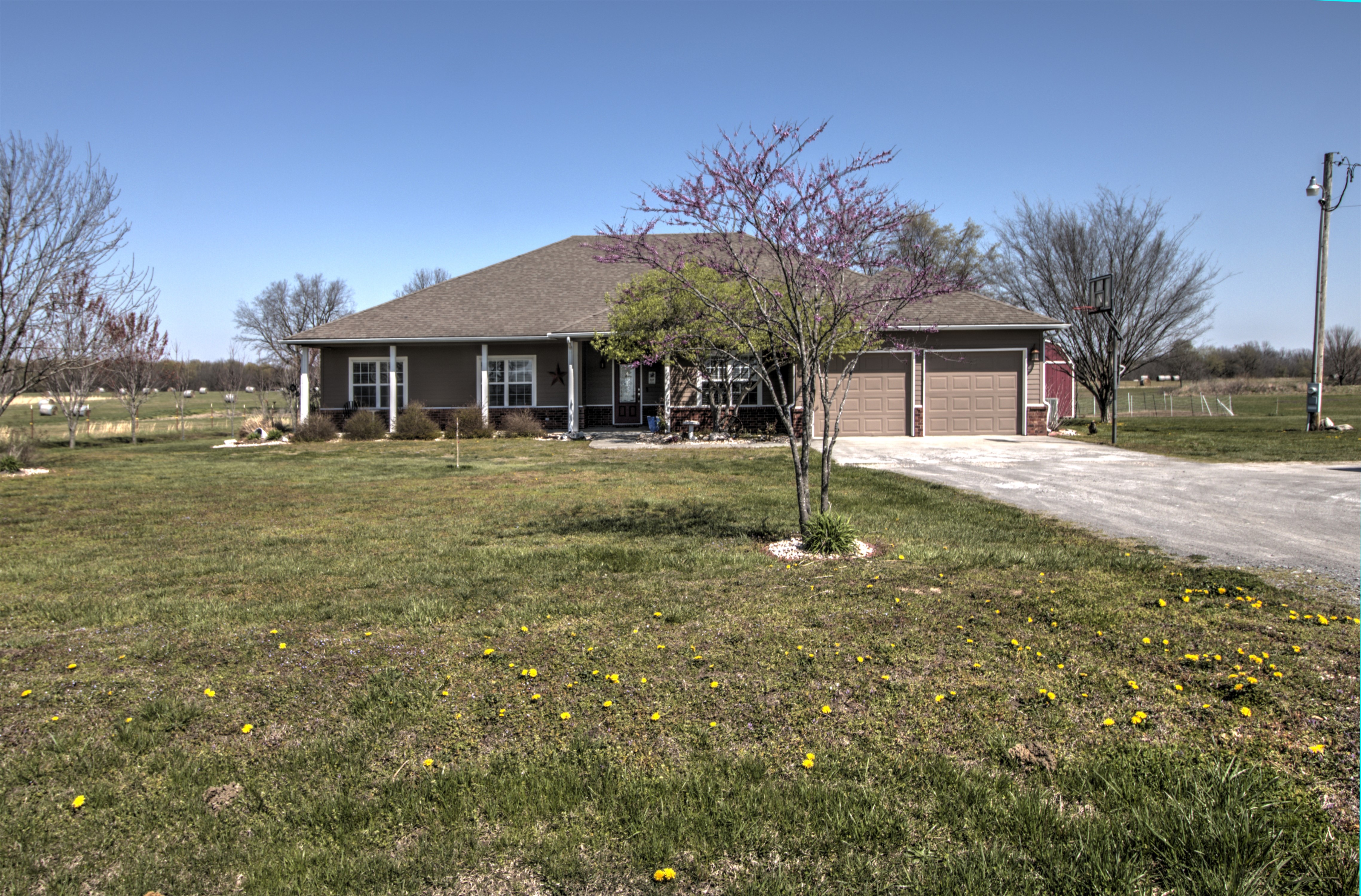 2492 W 460 Road Property Photo 1