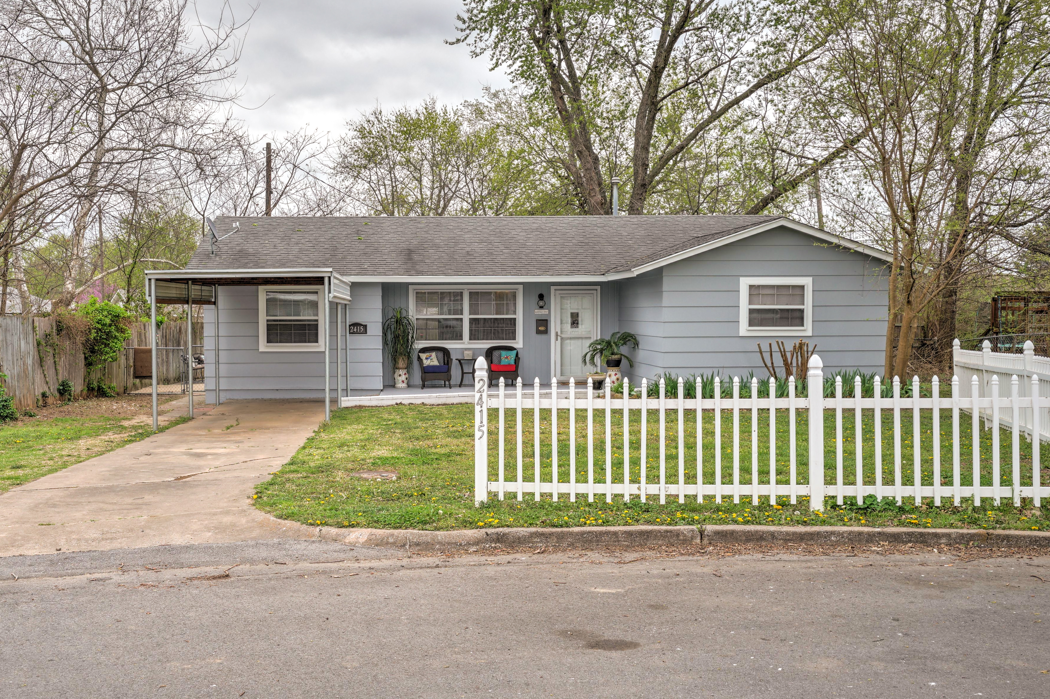 2415 S Cedar Street Property Photo 1