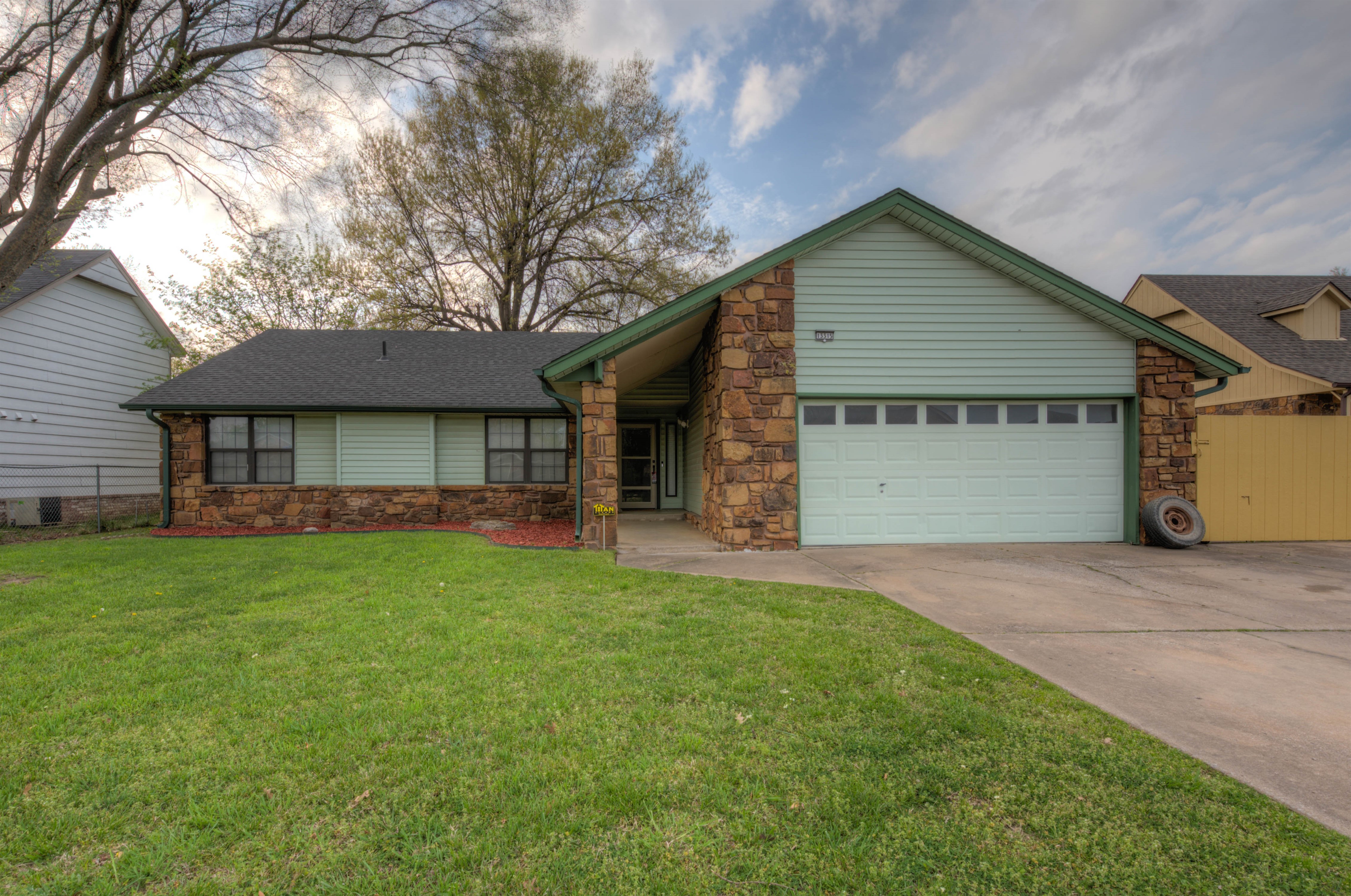 13315 E 37th Street Property Photo 1