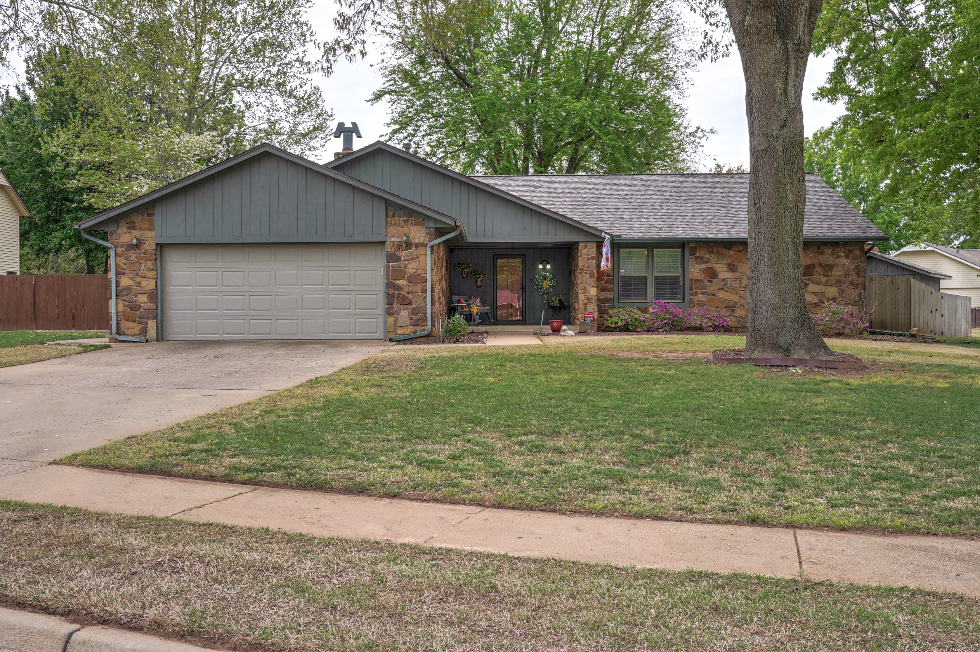 1409 W Baton Rouge Circle Property Photo 1