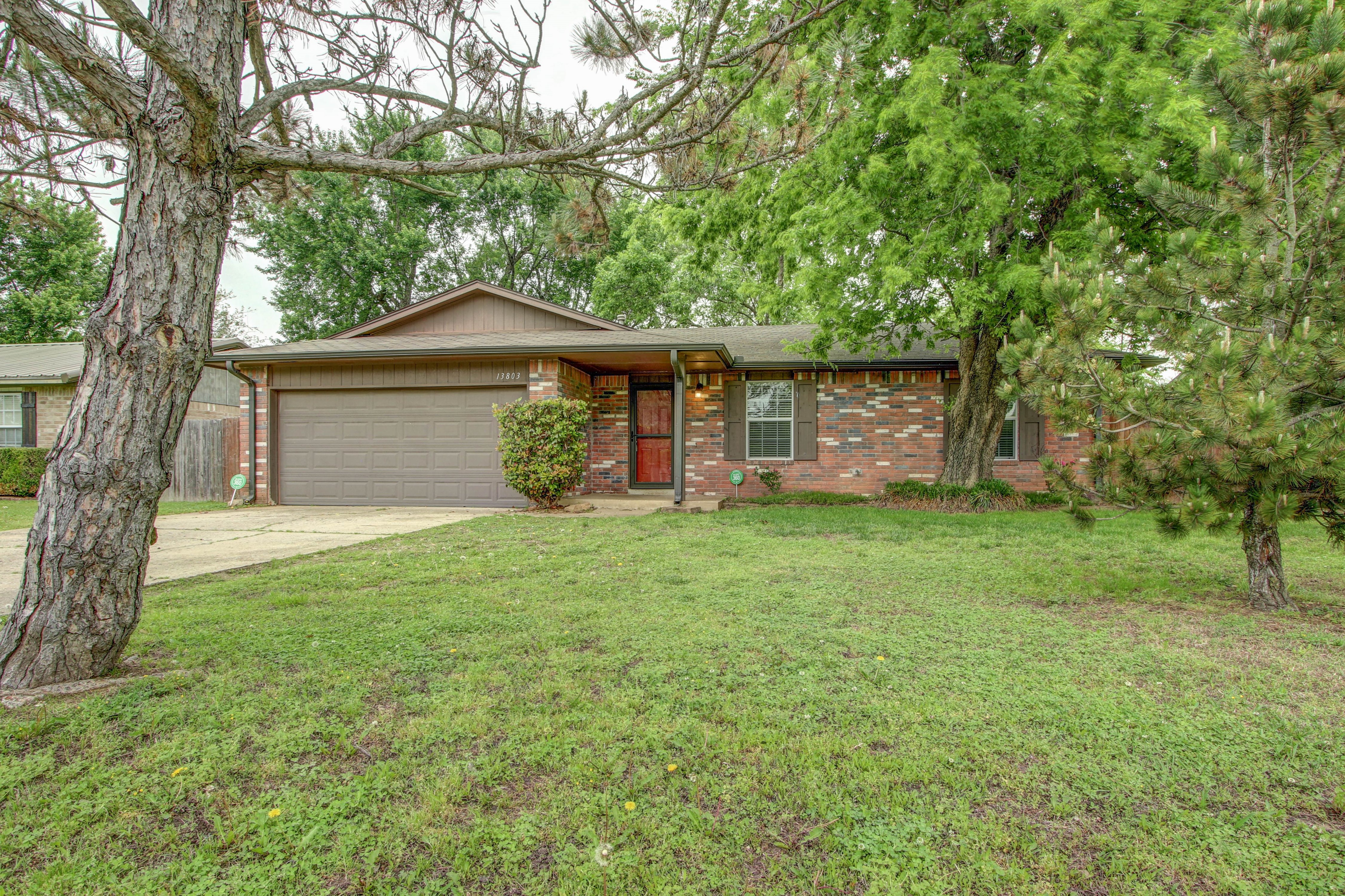 13803 S Fern Street Property Photo 1