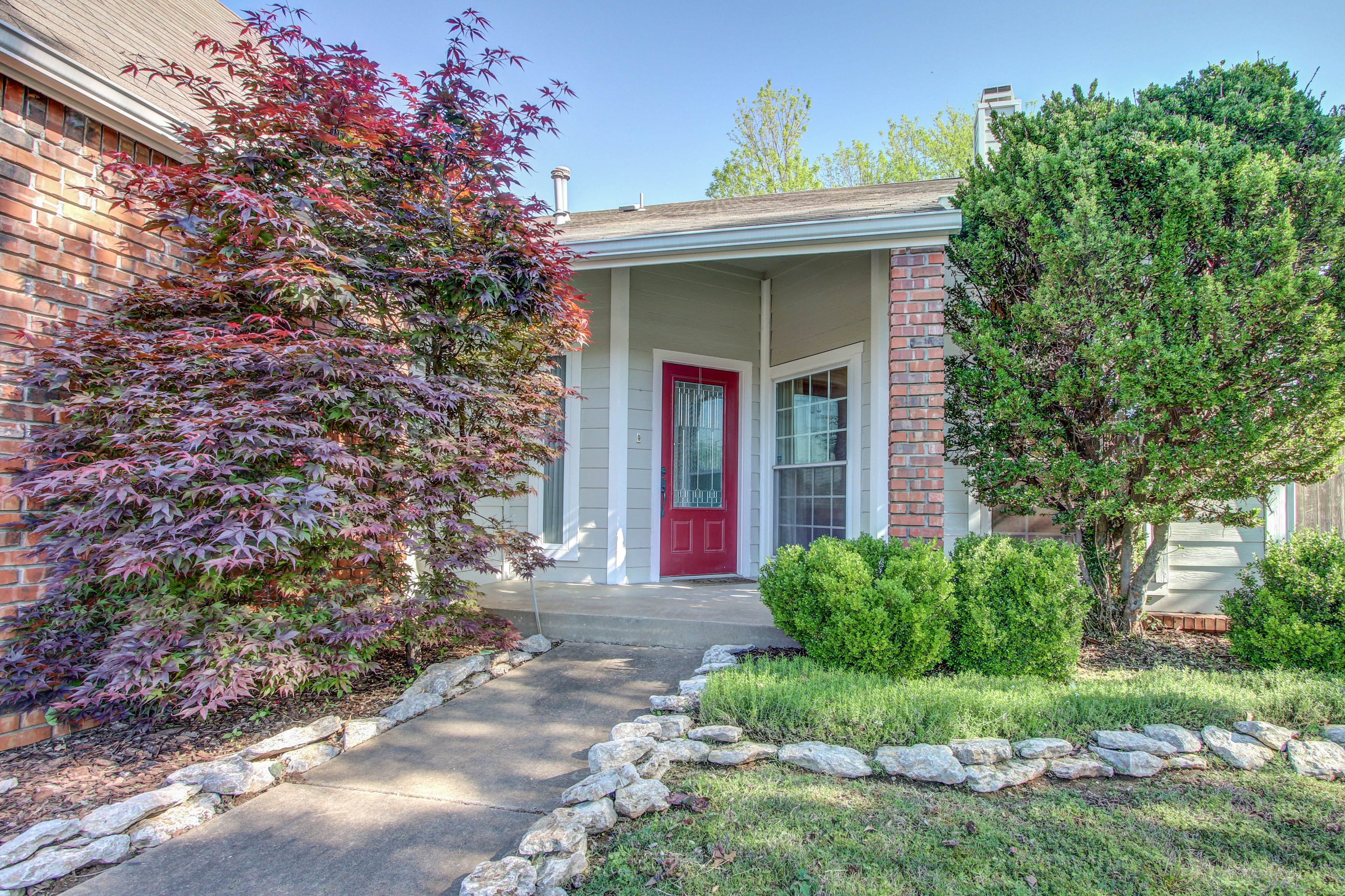 8905 E 86th Street Property Photo 1