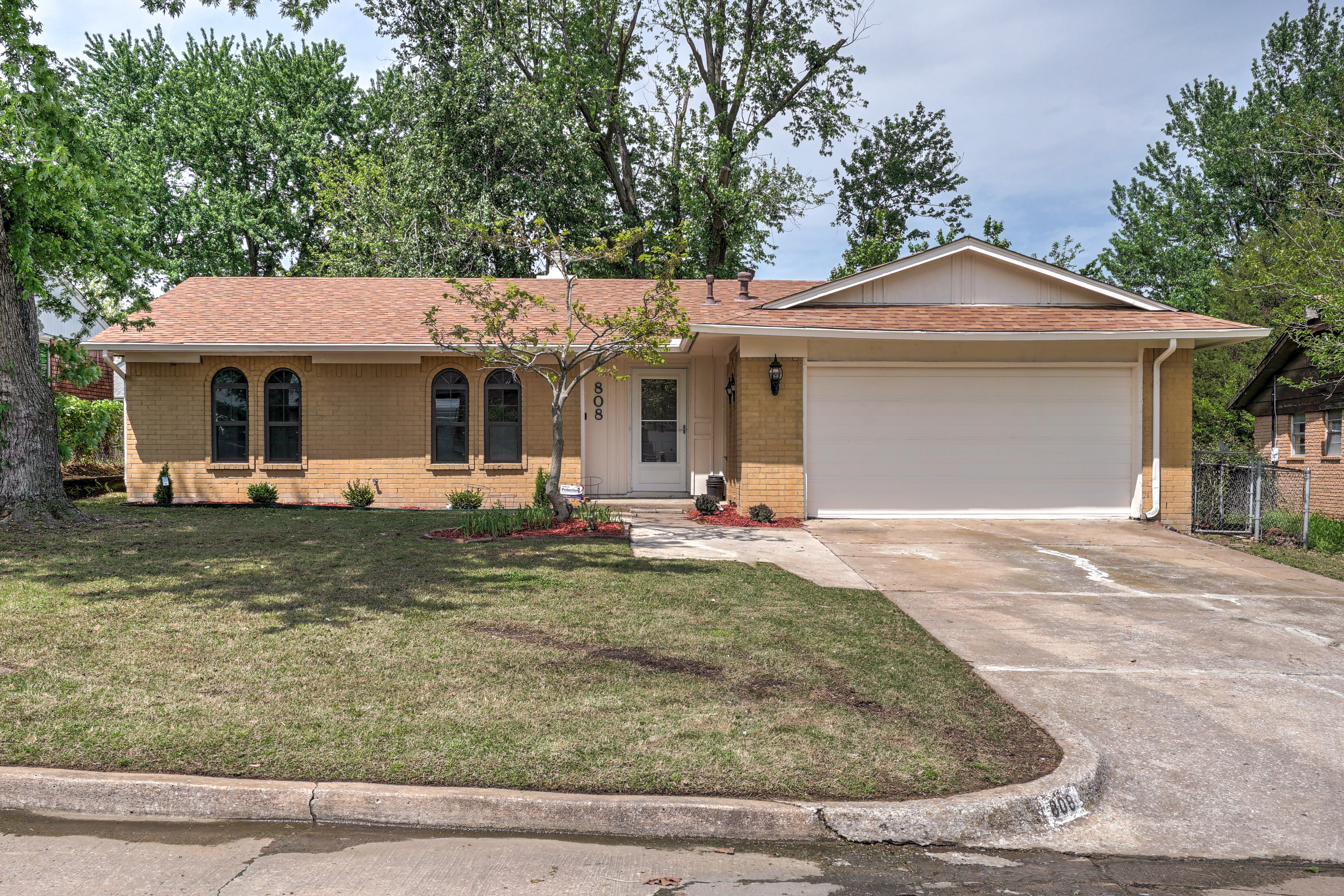 808 N Moccasin Street Property Photo 1