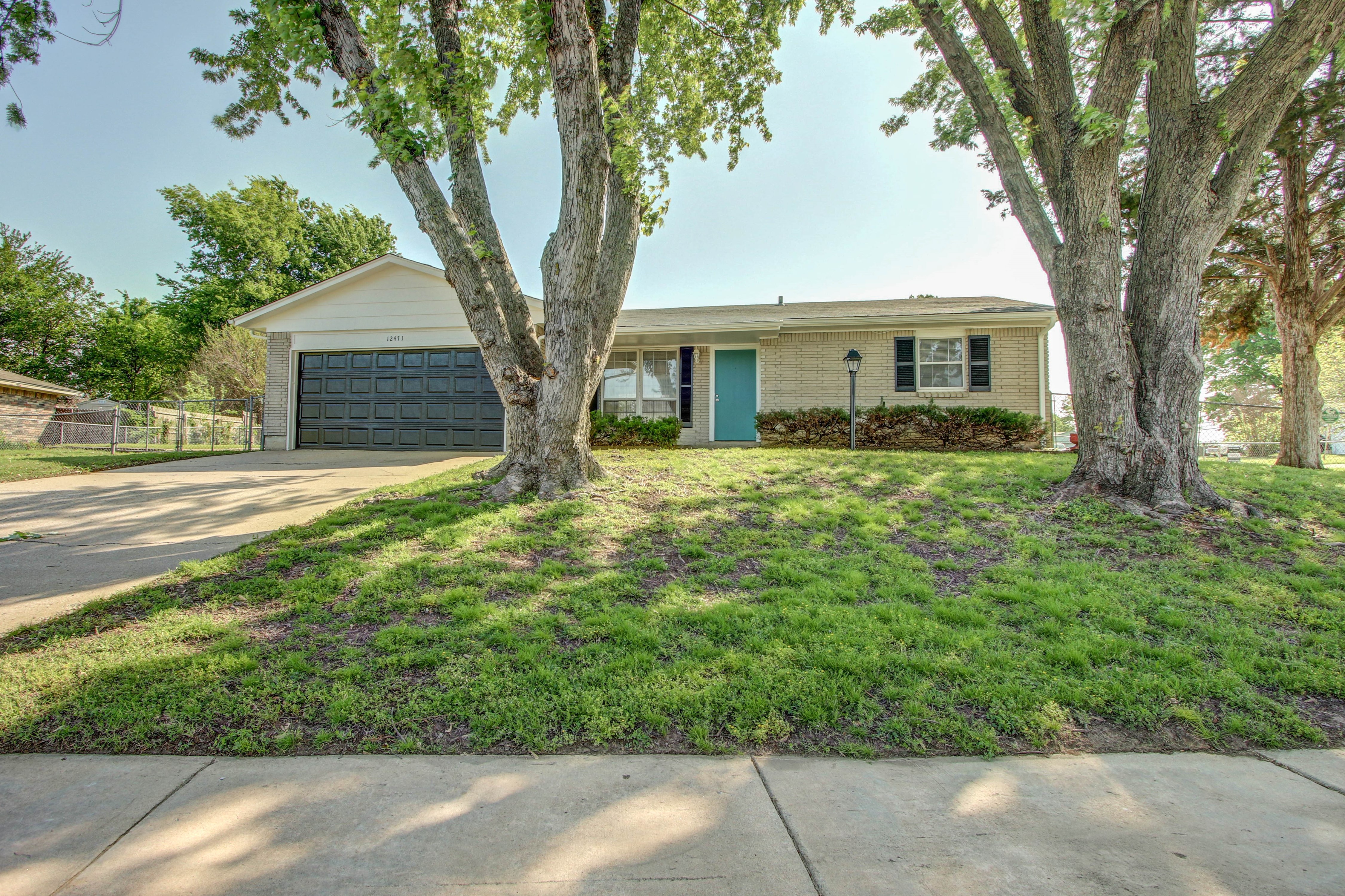 12471 E 13th Place Property Photo 1