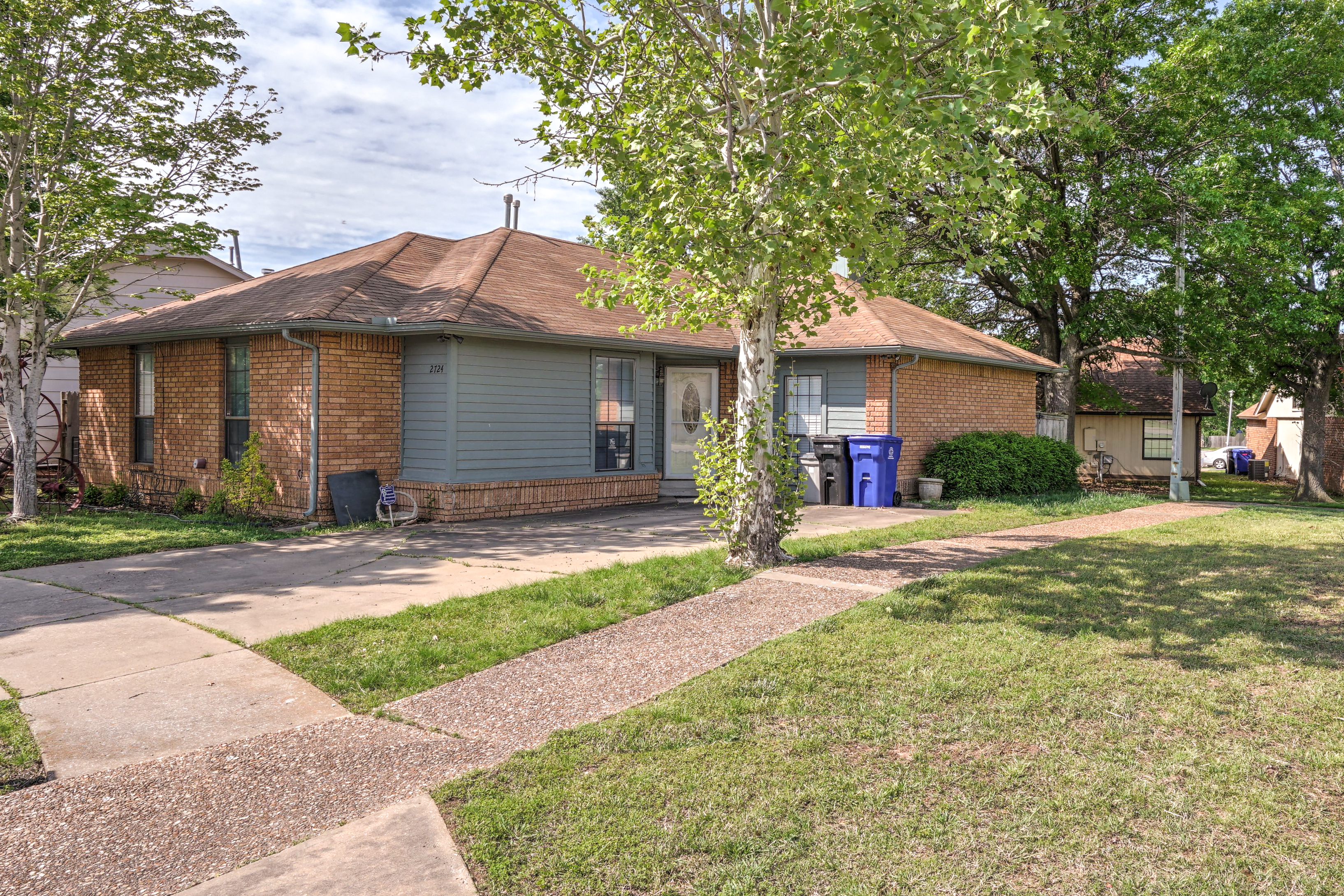 2724 S Narcissus Place Property Photo 1