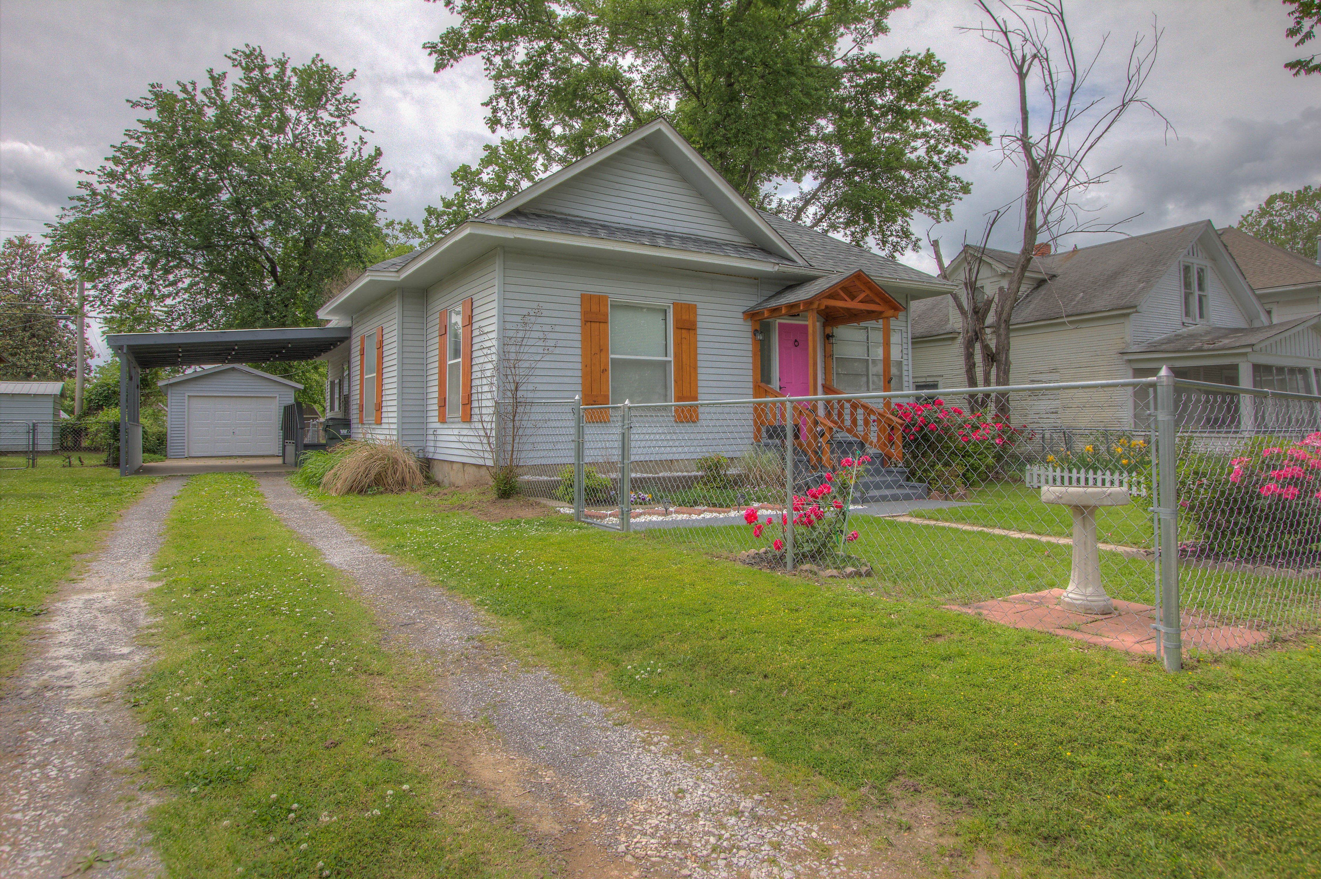 1410 E Thompson Avenue Property Photo 1