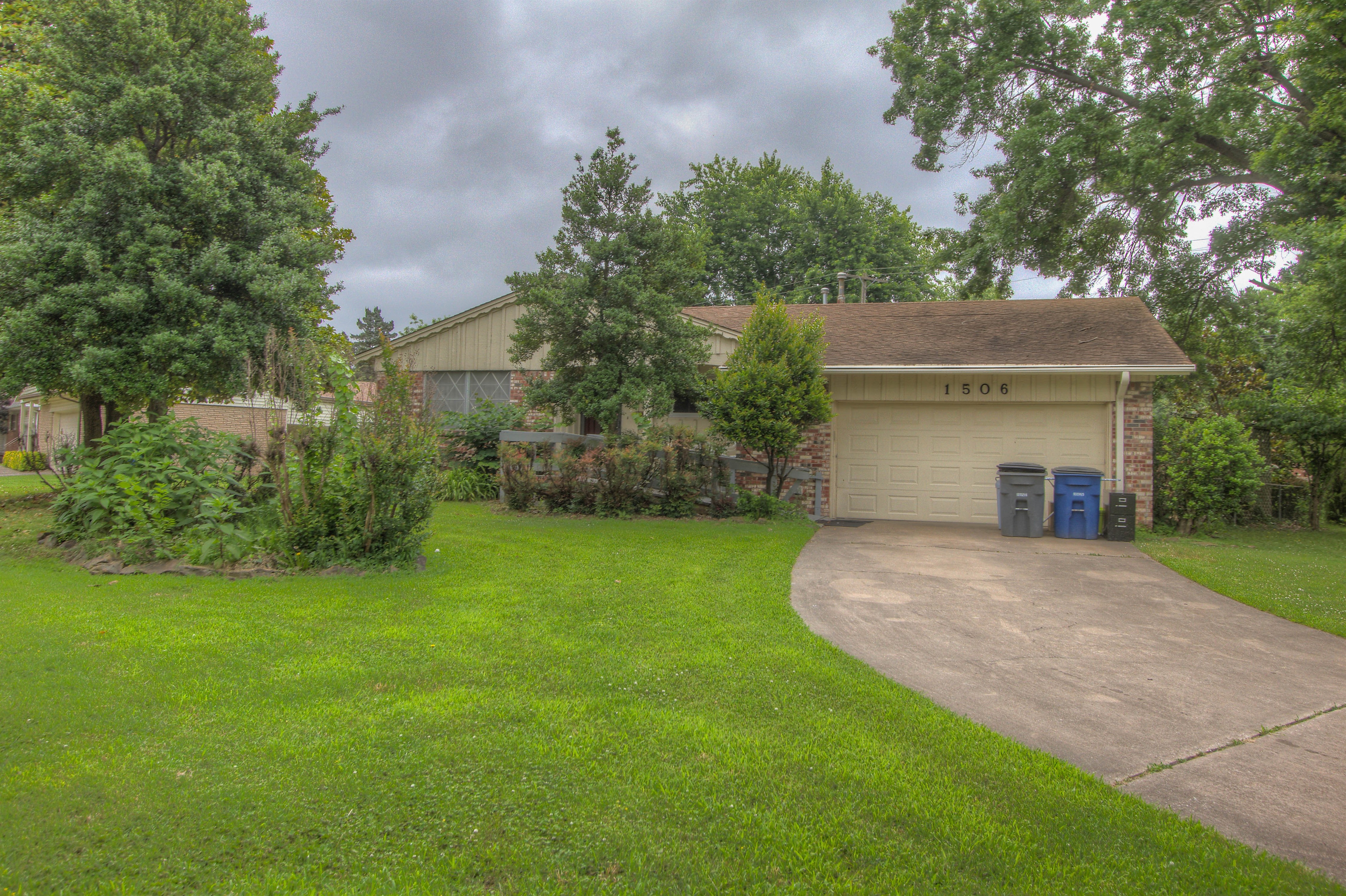 1506 E 58th Street Property Photo 1