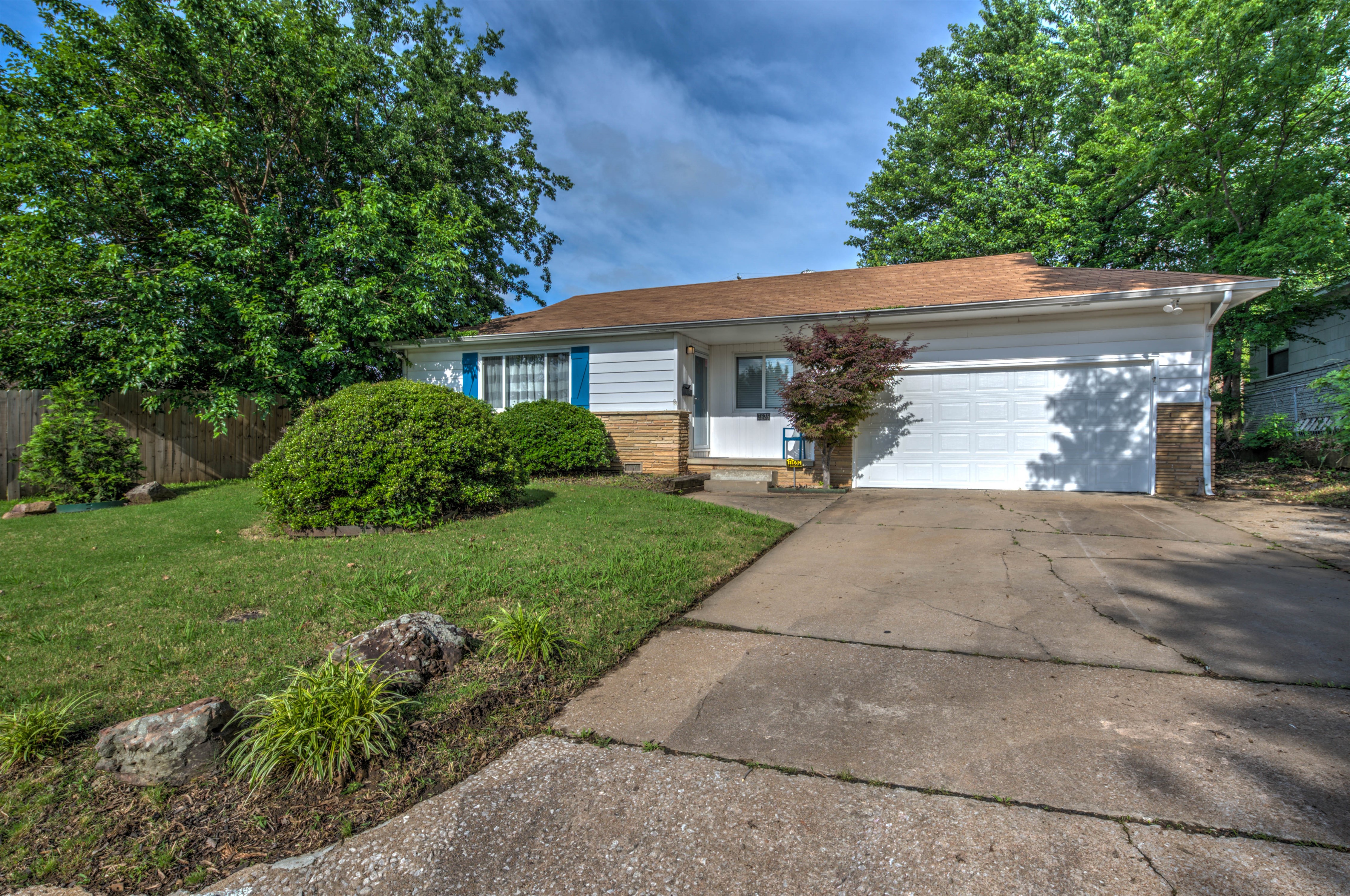 2626 S Maplewood Avenue Property Photo 1