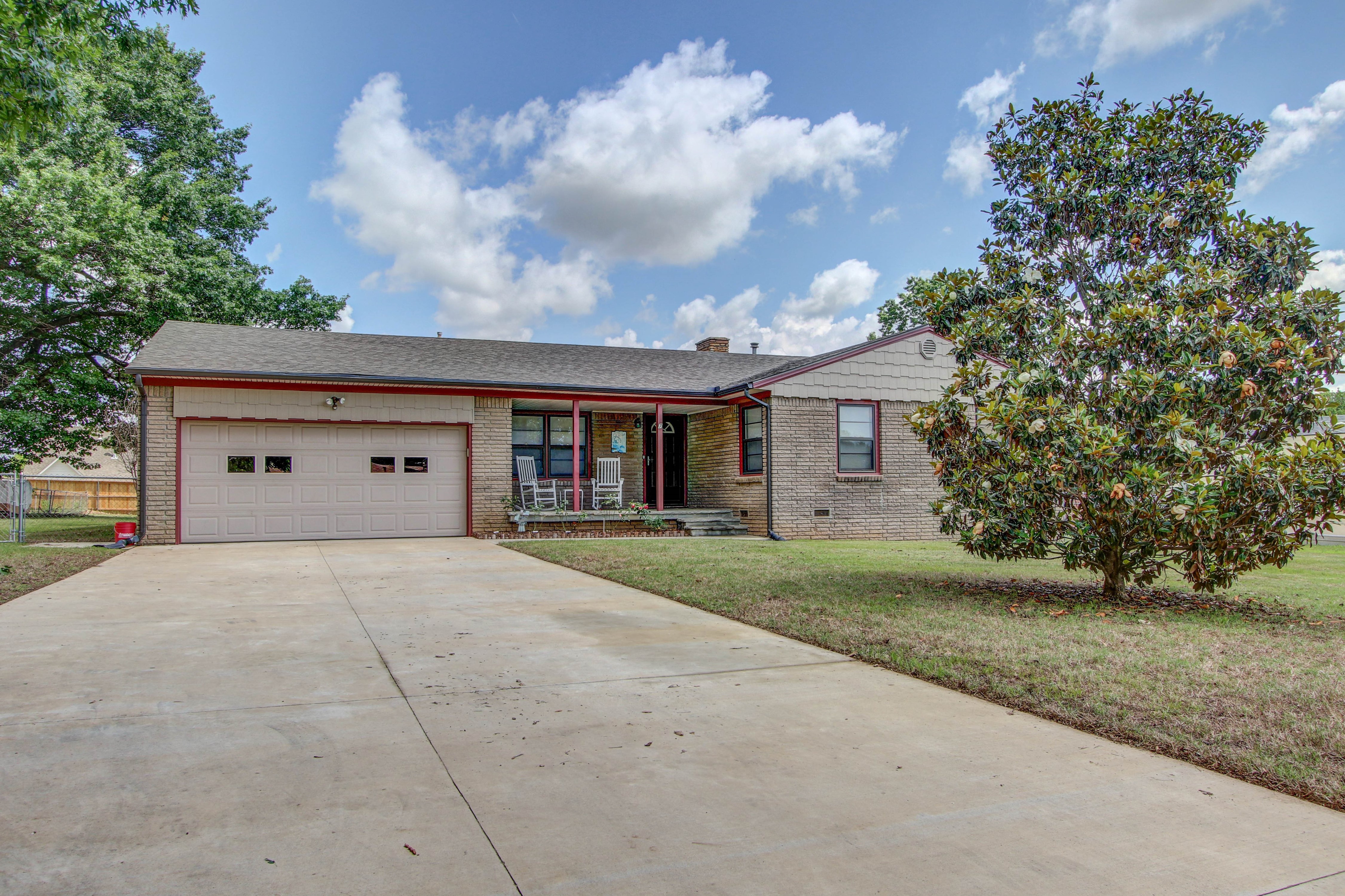 7 E 32nd Place Property Photo 1