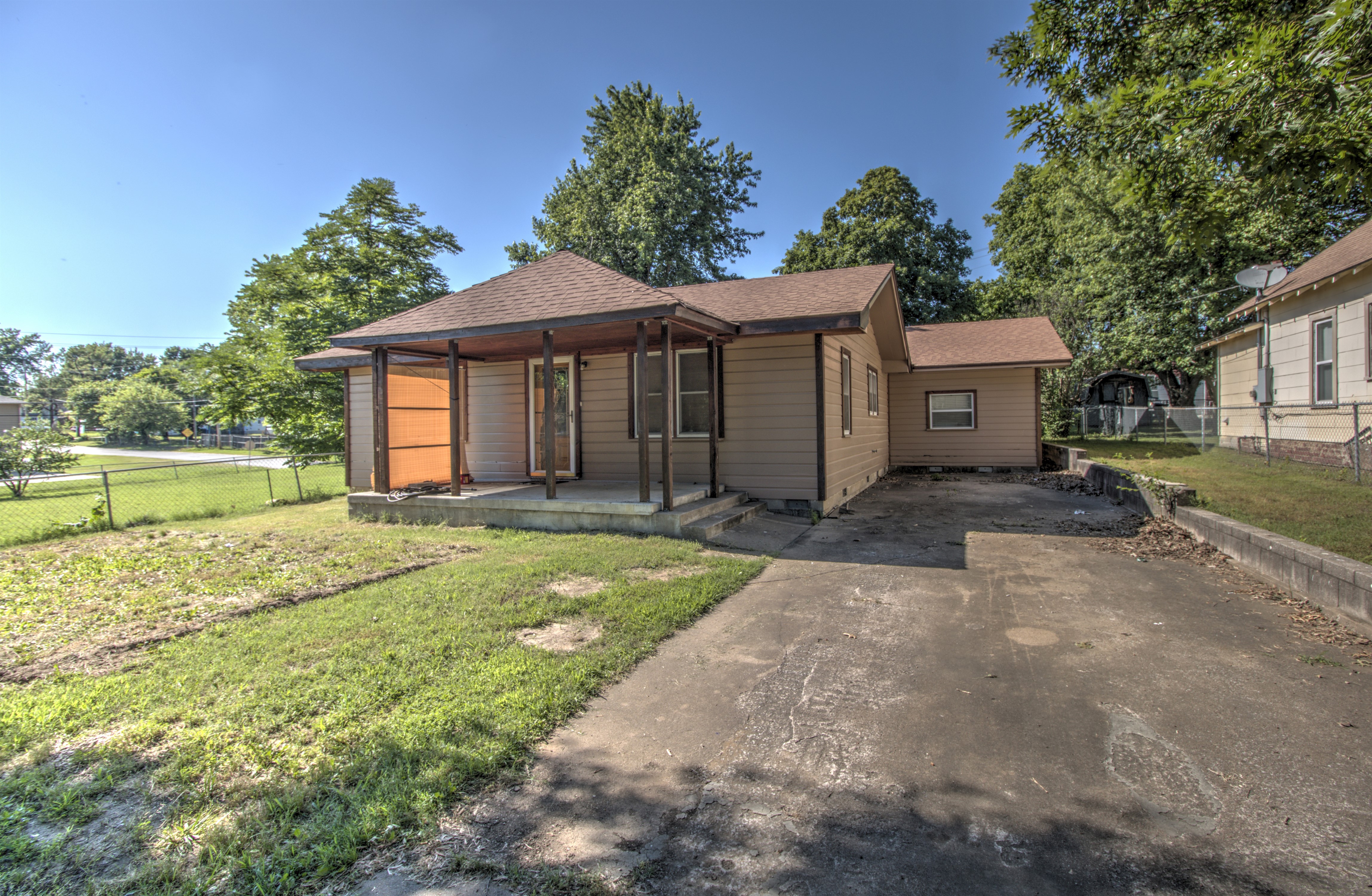 1814 W Center Street Property Photo 1