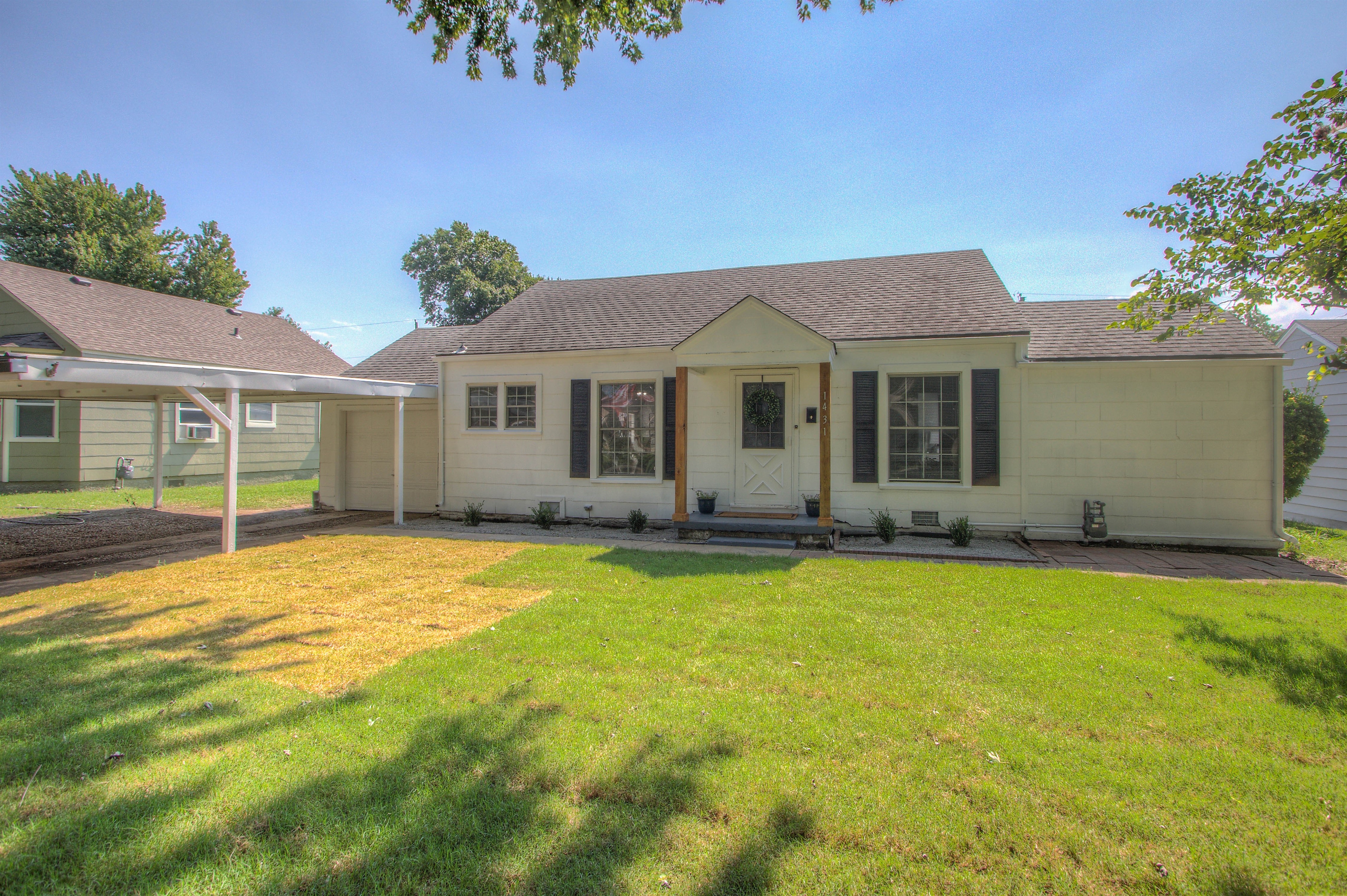 1431 S Darlington Avenue Property Photo 1