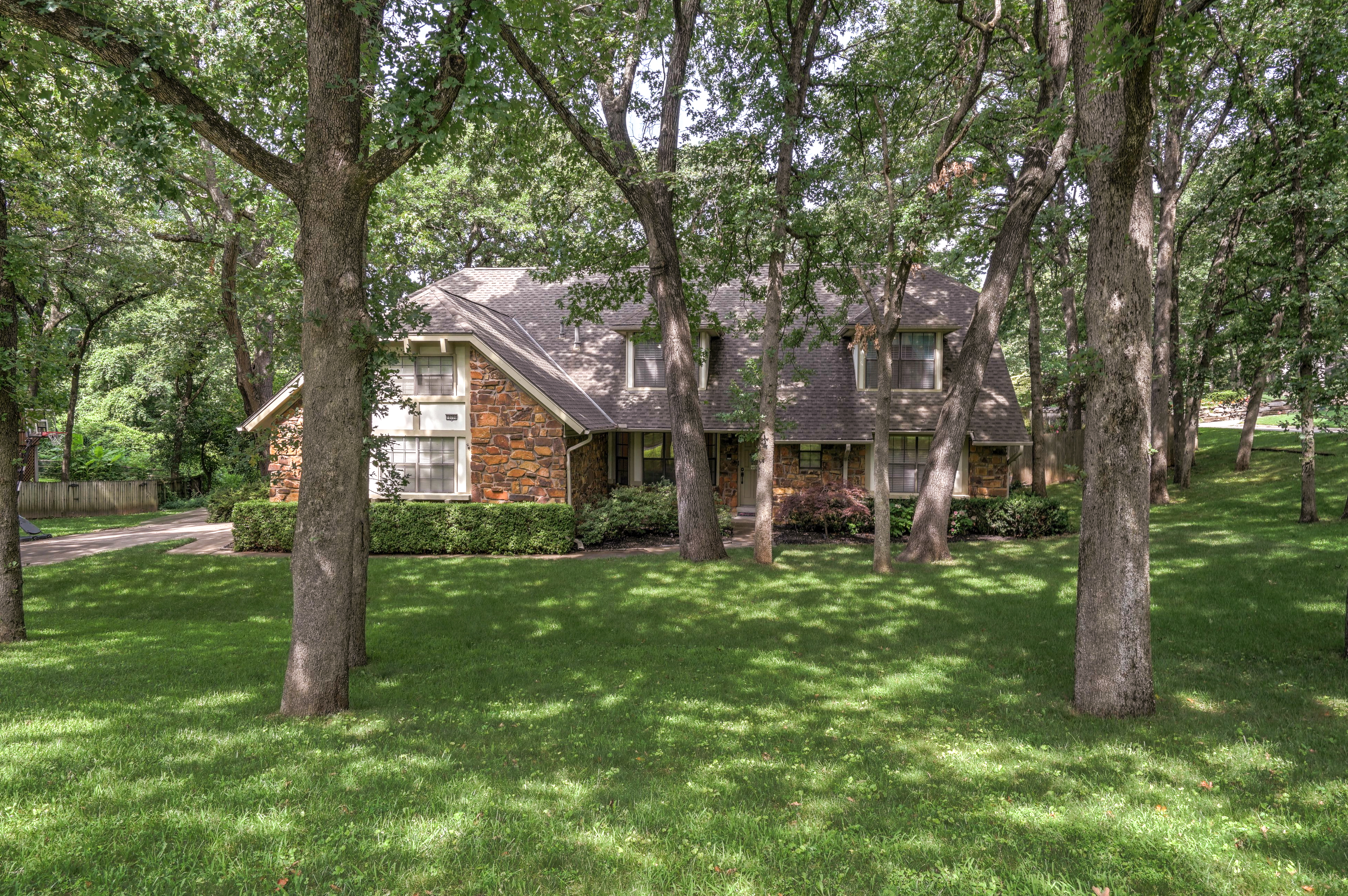 10706 S Quebec Avenue Property Photo 1