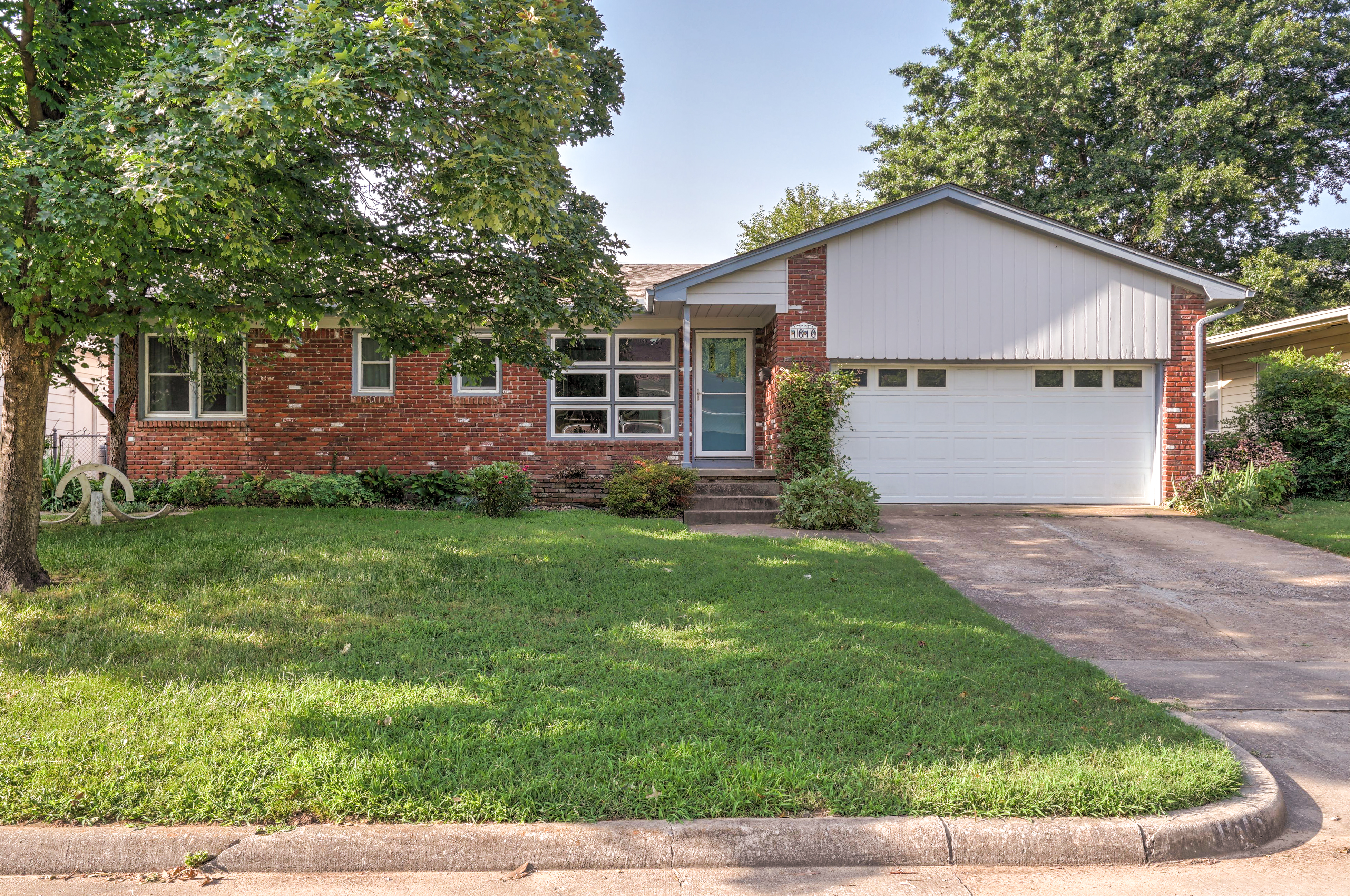1616 E 55th Street Property Photo 1