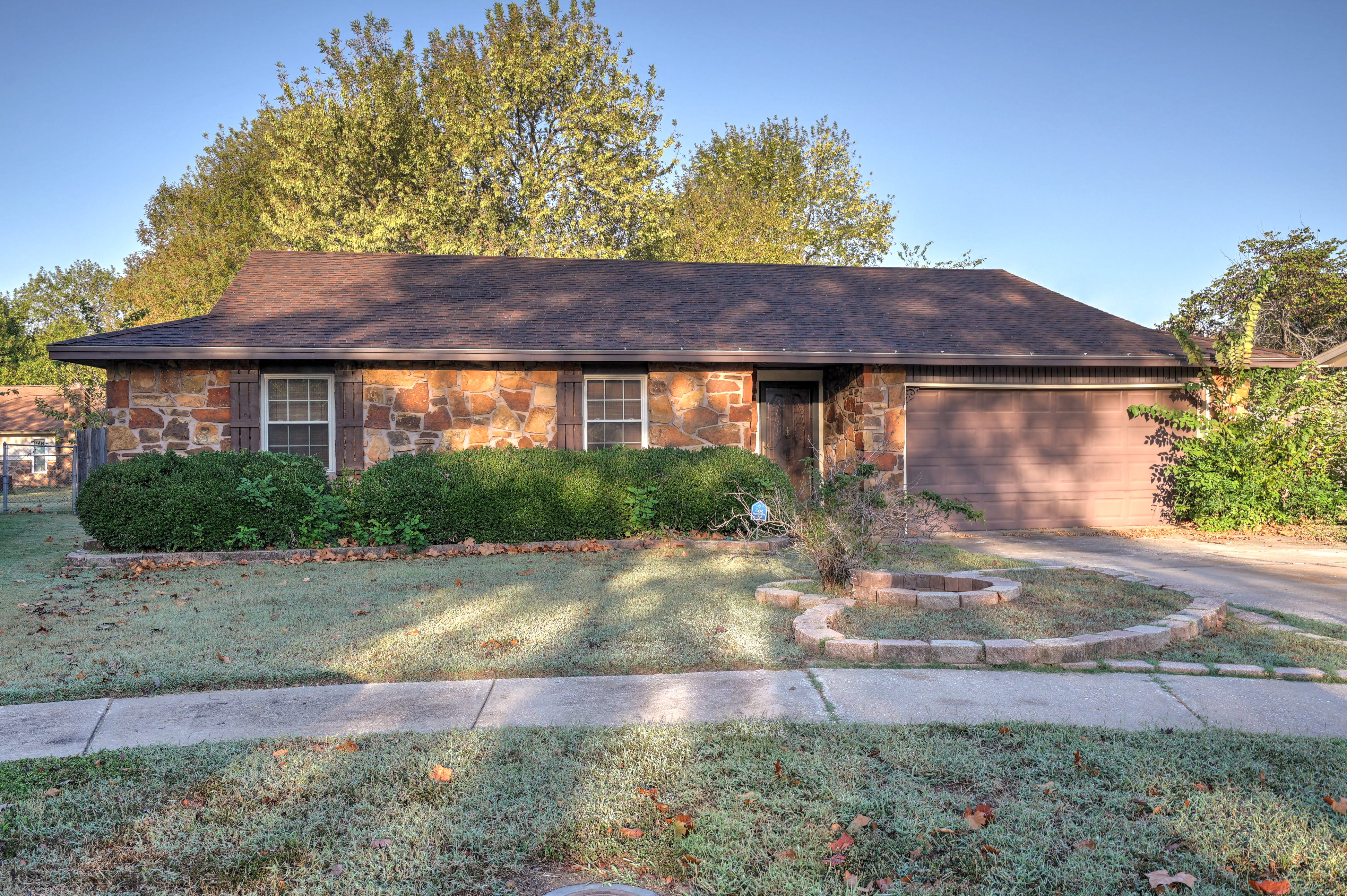 2608 S Sycamore Avenue Property Photo 1