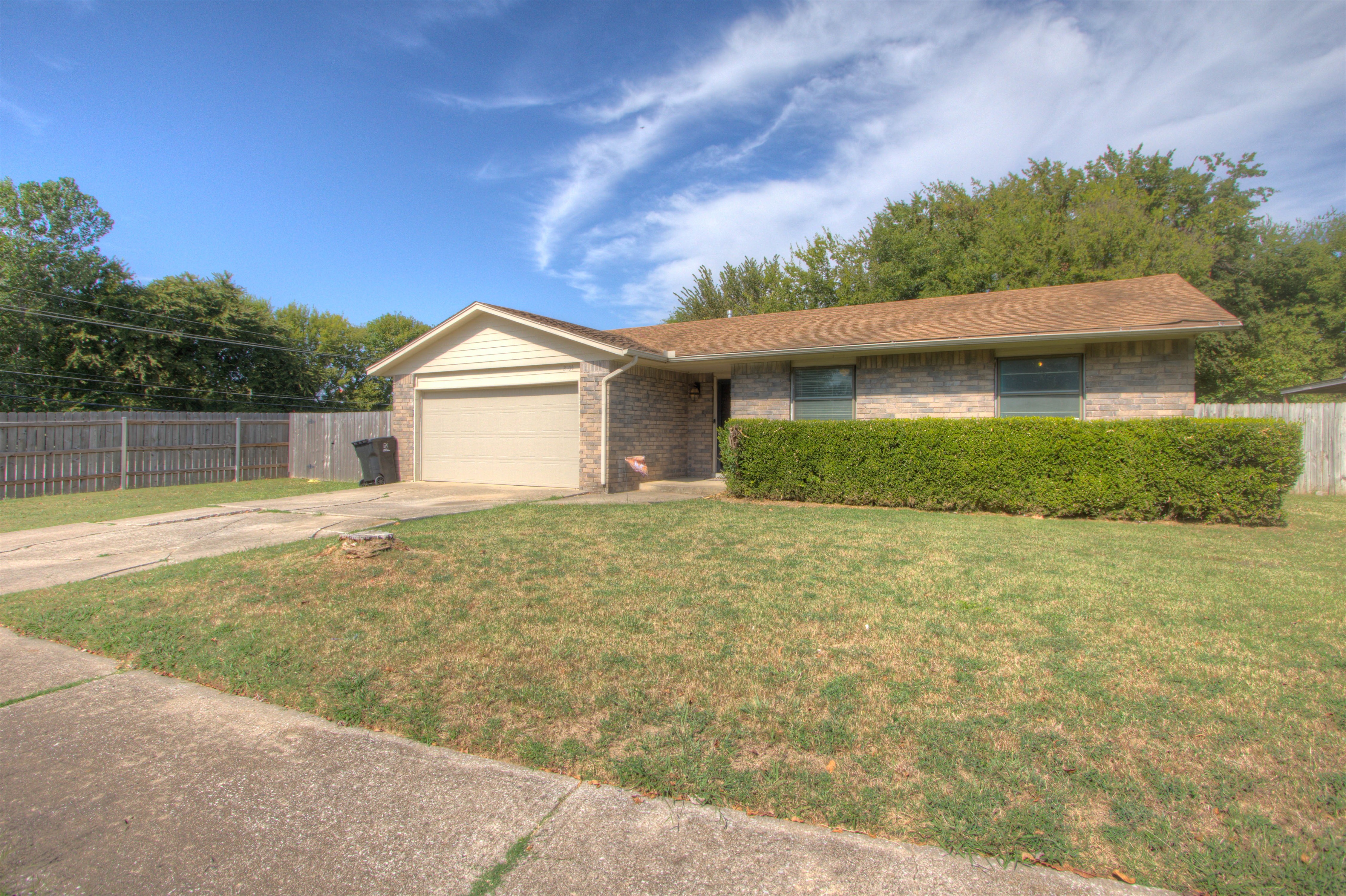 2104 W Delmar Street Property Photo 1