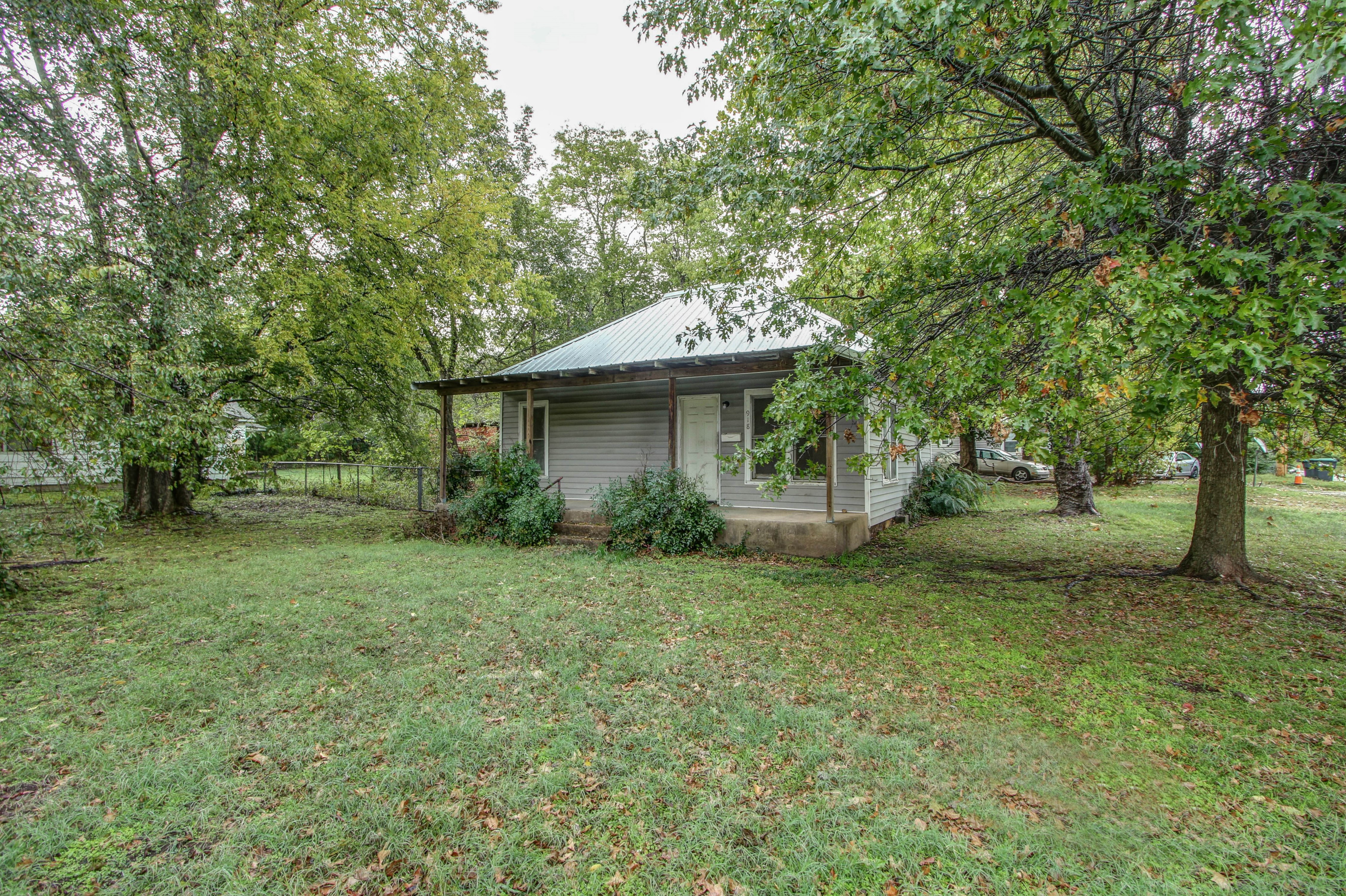918 N Vinita Avenue Property Photo 1