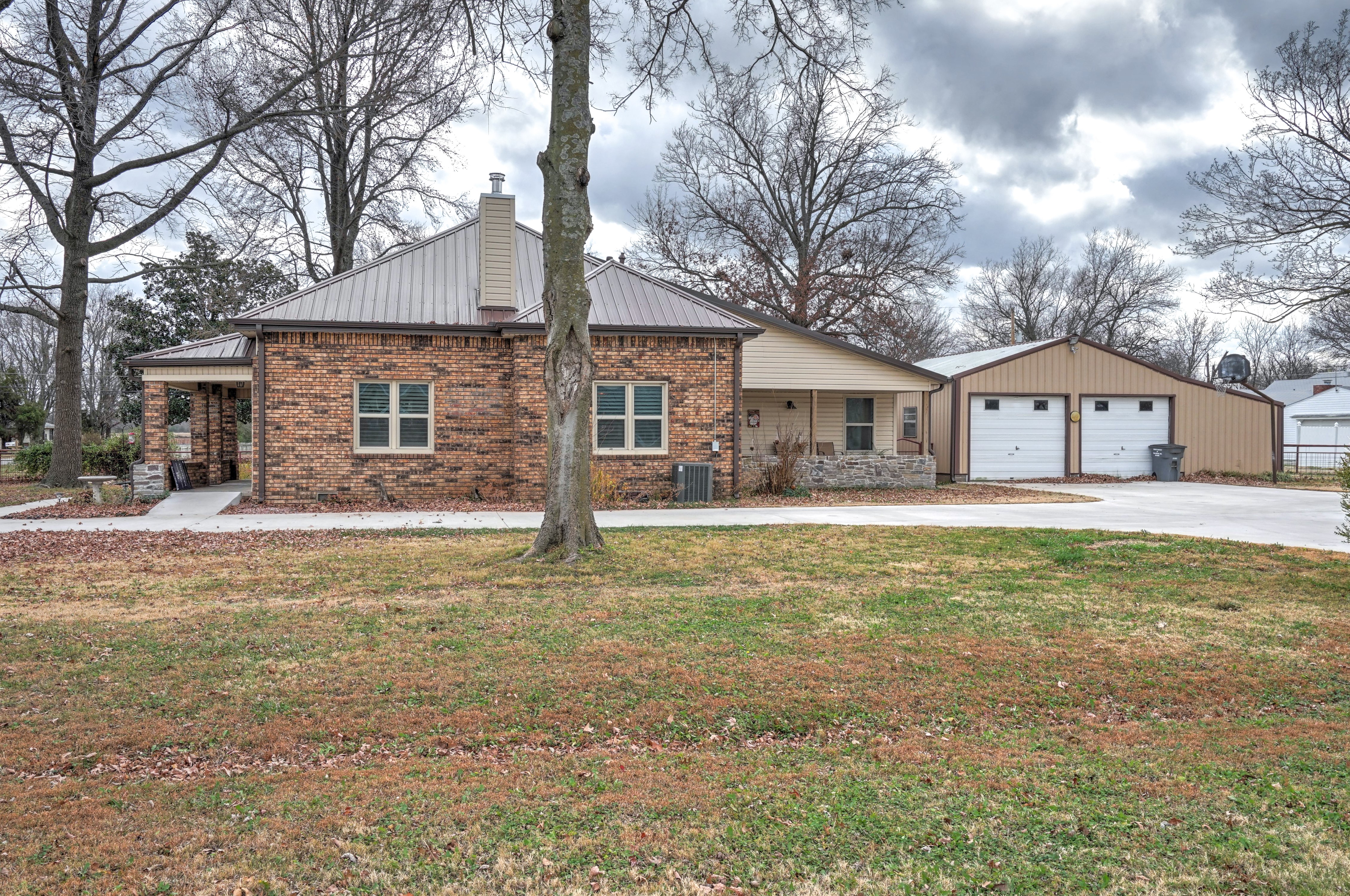 201 S Mccracken Street Property Photo 1