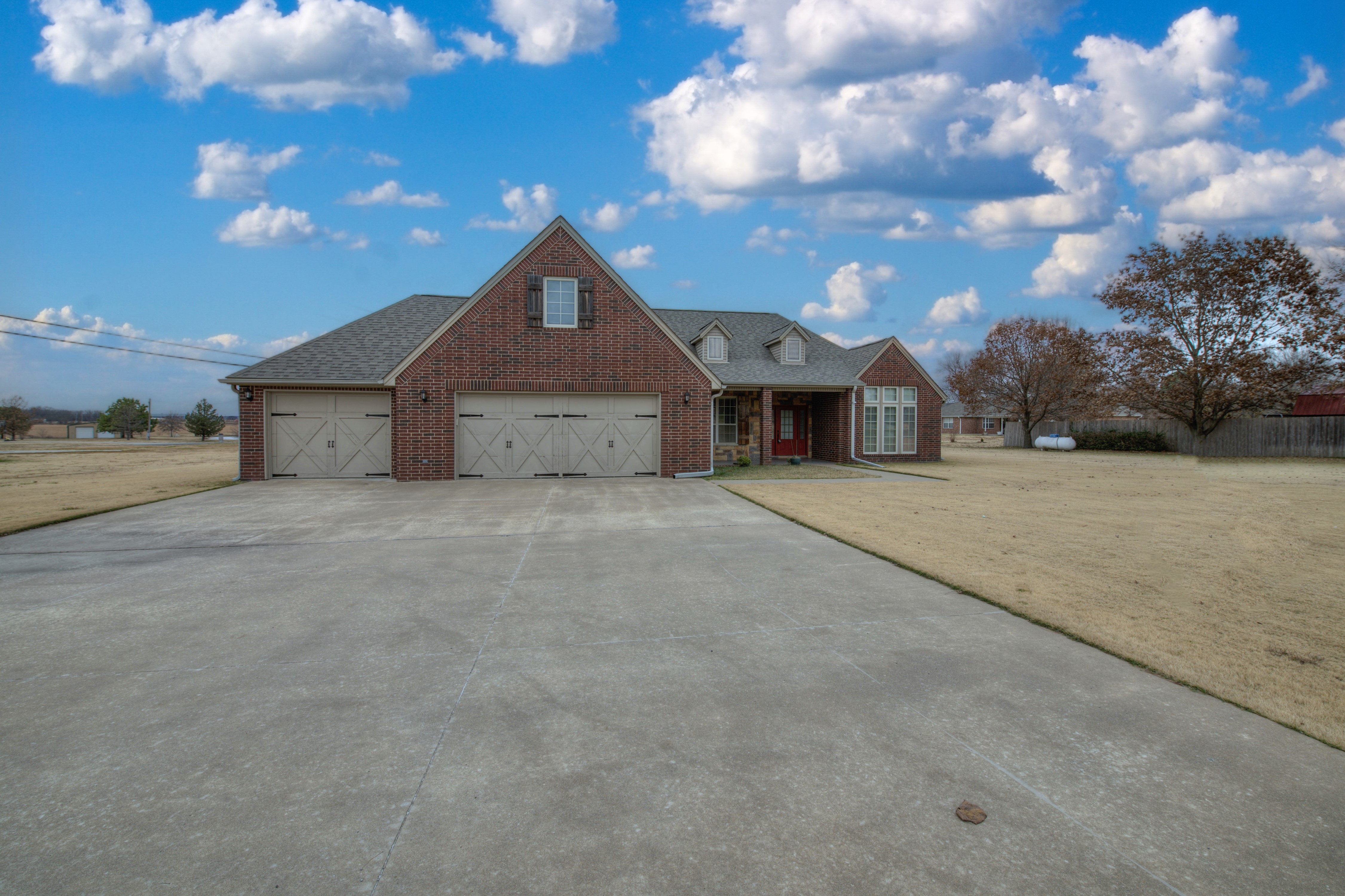 51 Willow Drive Property Photo 1