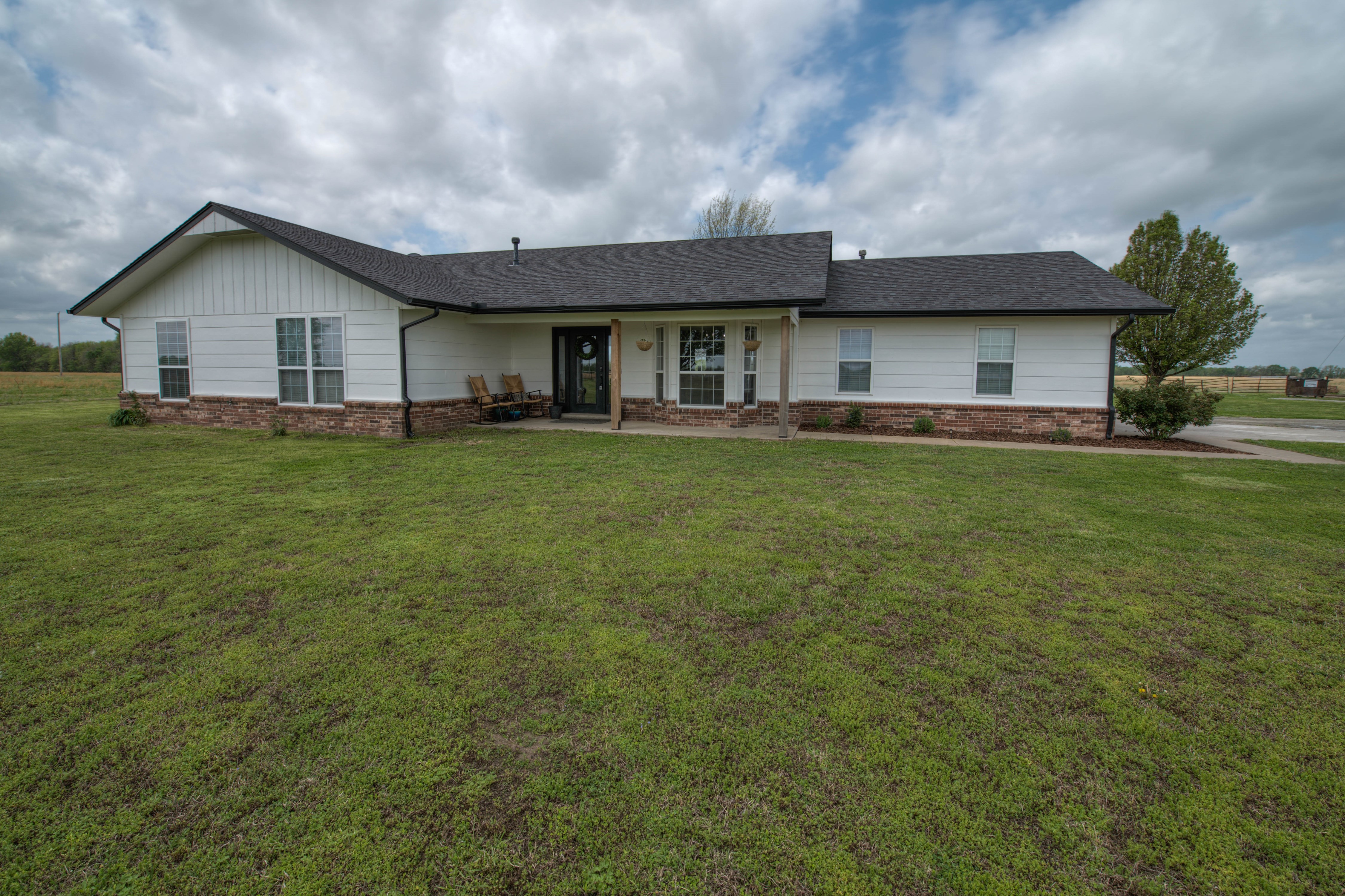 1681 S 184th Street Property Photo 1