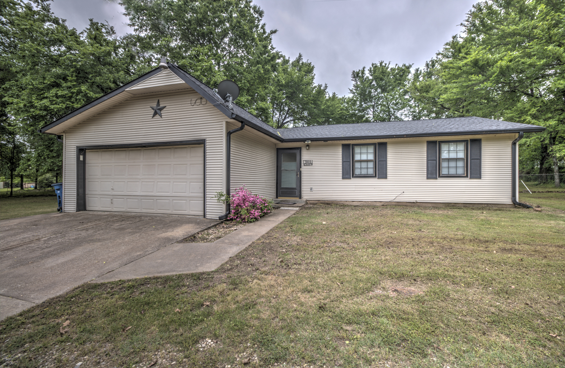 903 N Navajo Street Property Photo 1