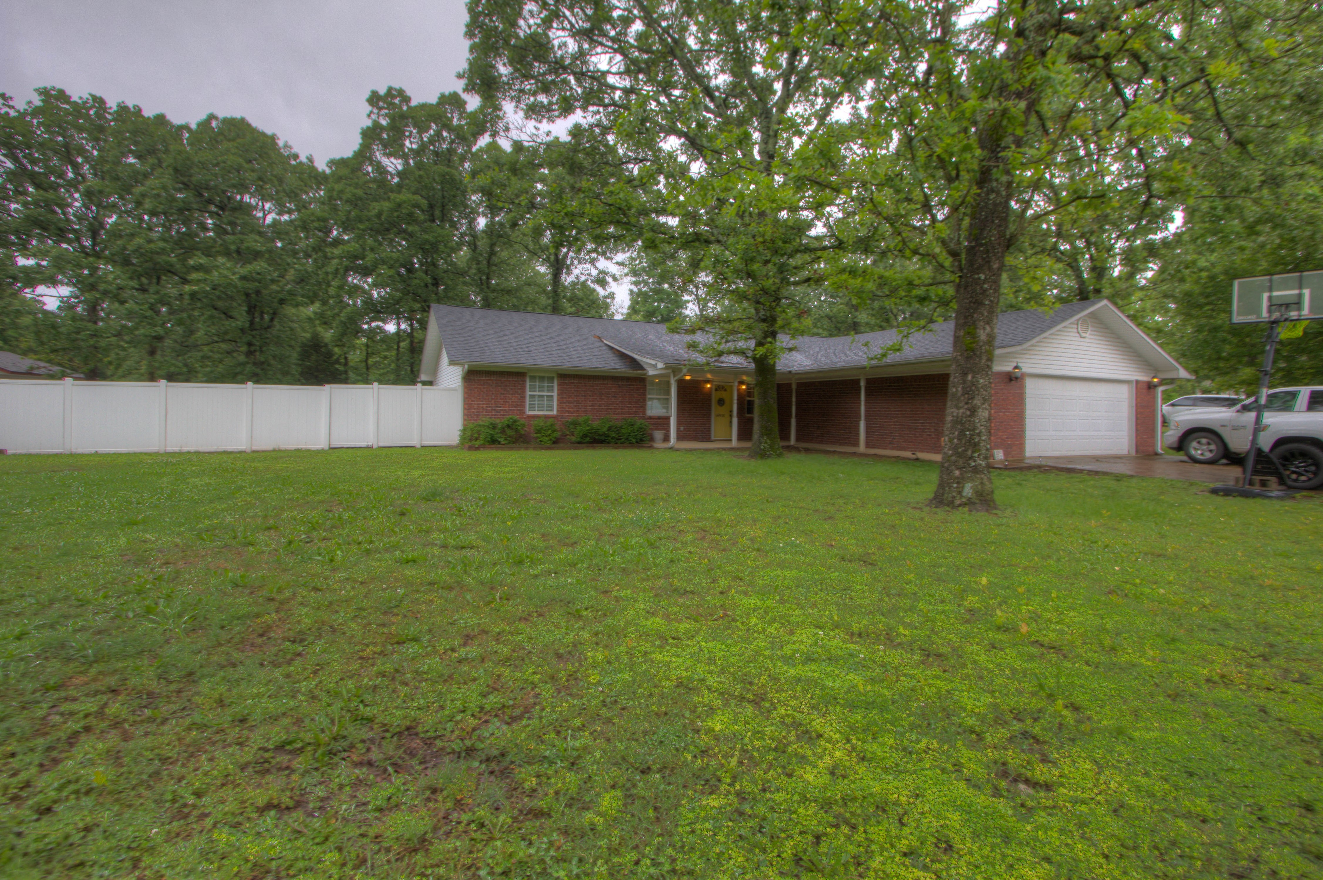 6912 E 562 Road Property Photo 1