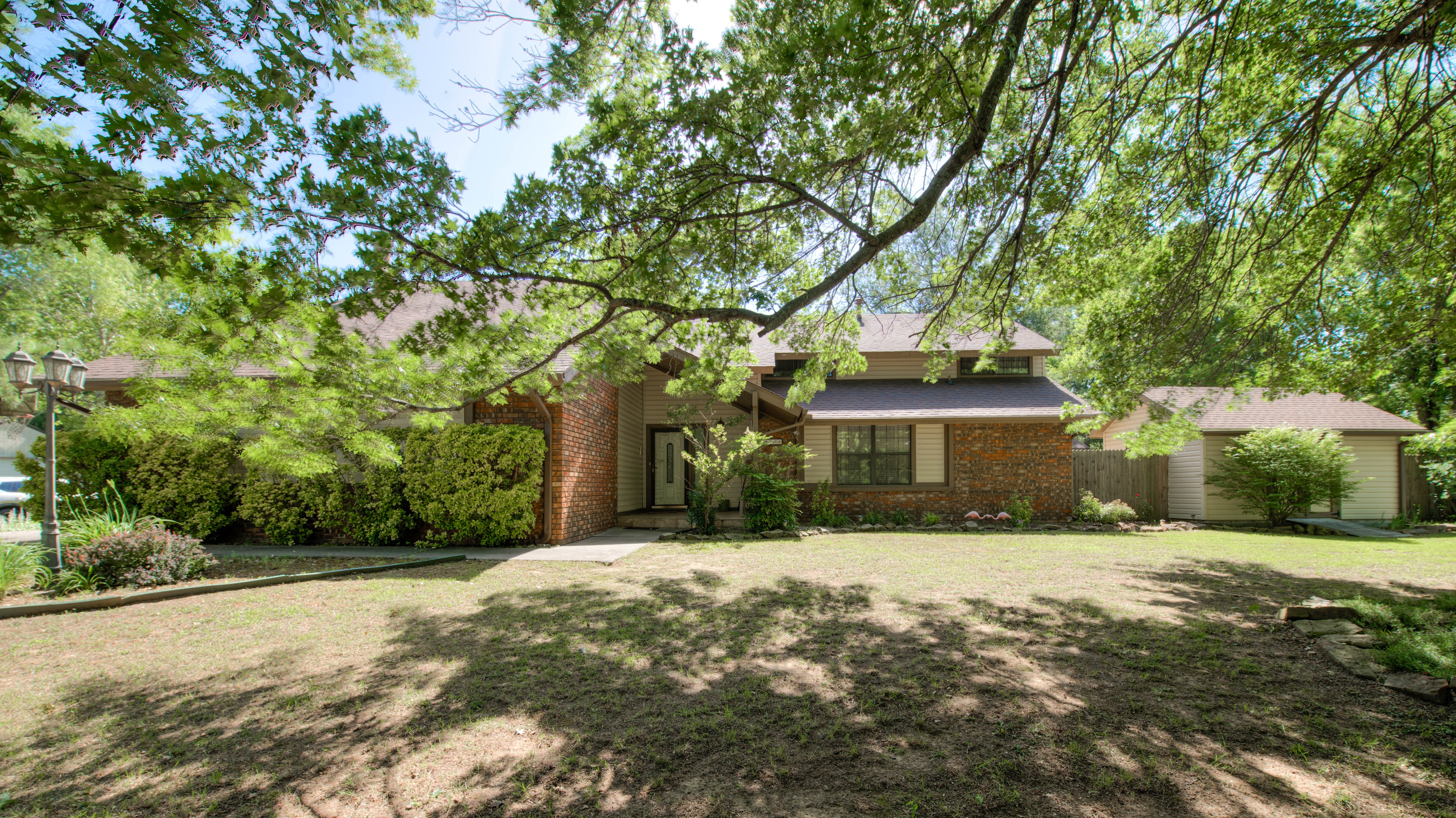 10704 Maple Avenue Property Photo 1